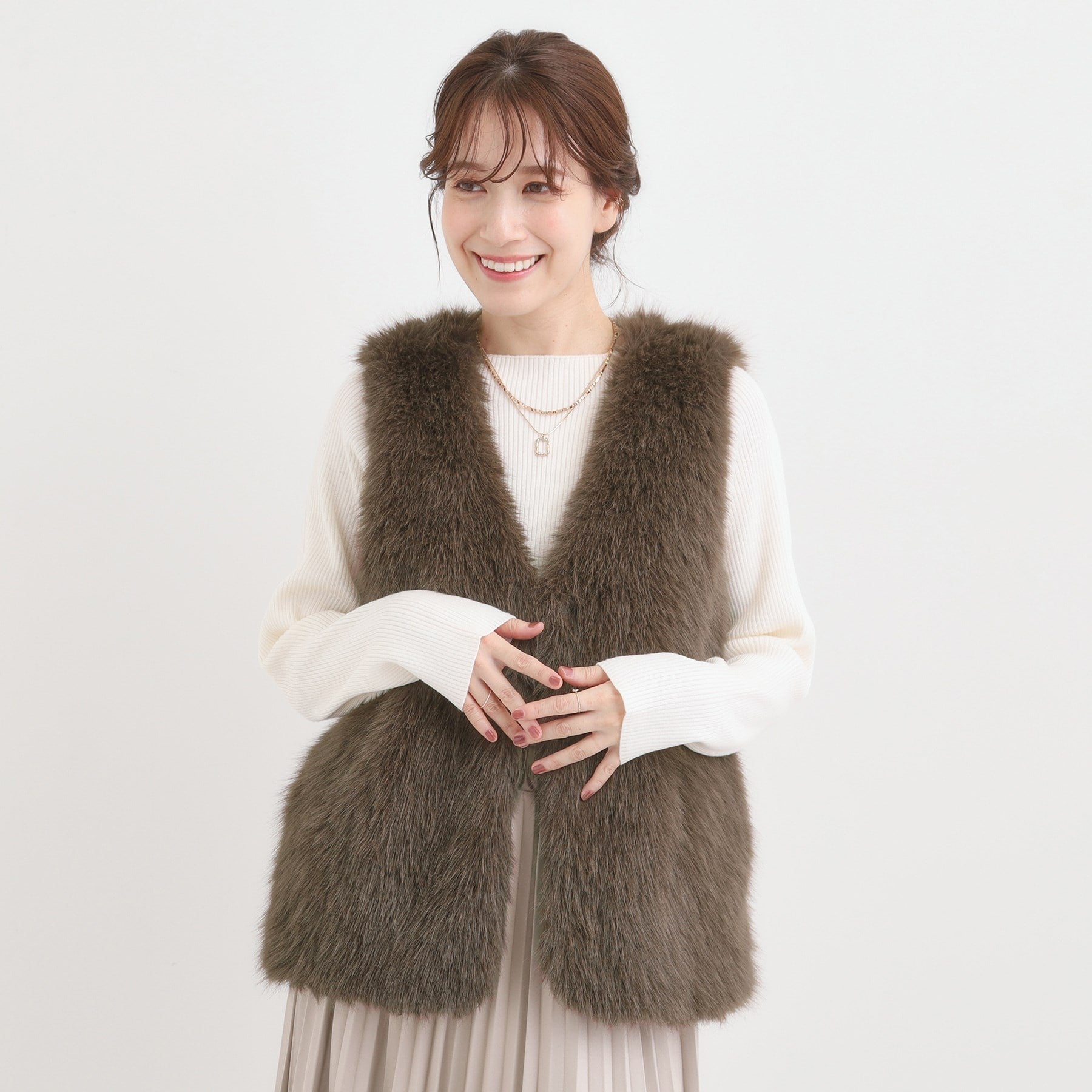 キューティーブロンド Cutie Blonde ロングフェイクファーベスト （オフホワイト(003)） オフホワイト(003)