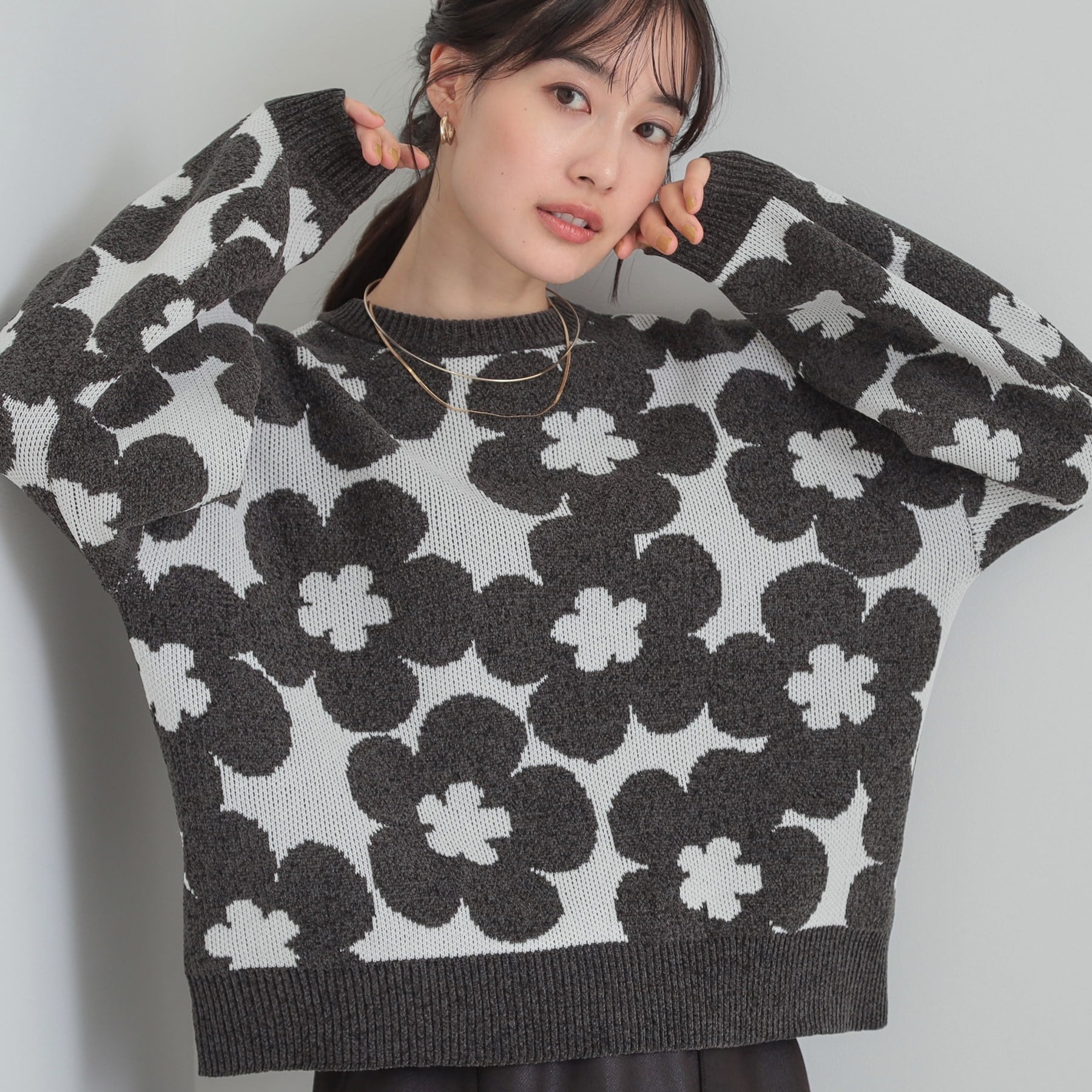 キューティーブロンド Cutie Blonde レトロ可愛い デイジー柄 総柄ニット （チャコールグレー(214)） チャコールグレー(214)