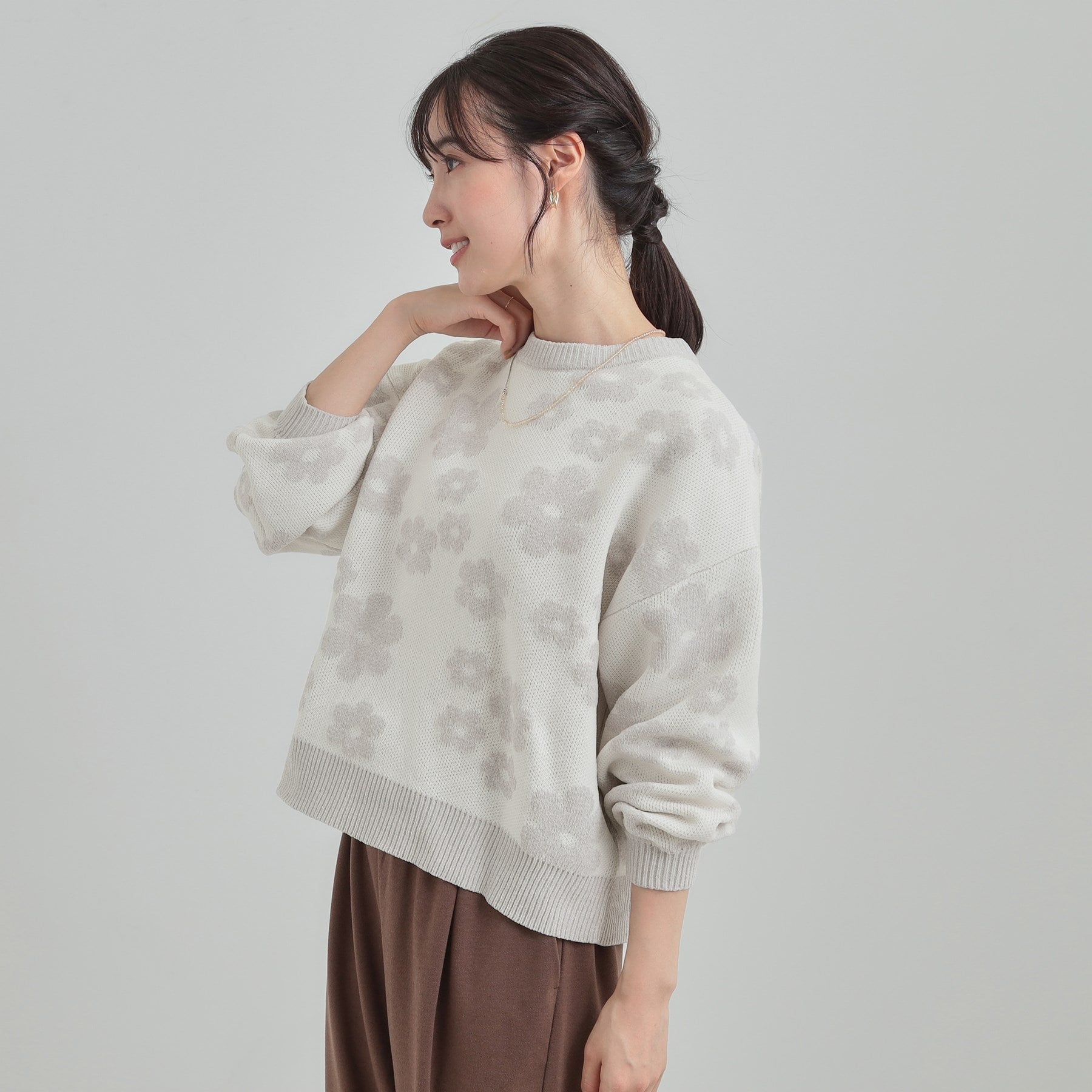 キューティーブロンド Cutie Blonde レトロ可愛い デイジー柄 総柄ニット （チャコールグレー(214)） チャコールグレー(214)