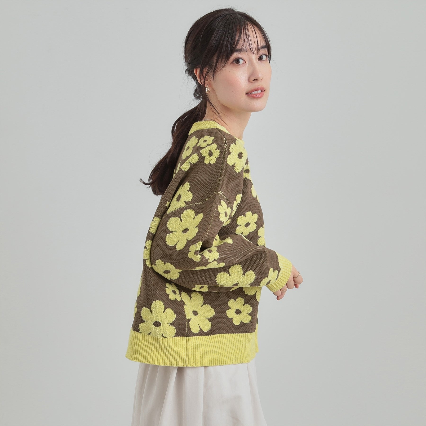 キューティーブロンド Cutie Blonde レトロ可愛い デイジー柄 総柄ニット （チャコールグレー(214)） チャコールグレー(214)