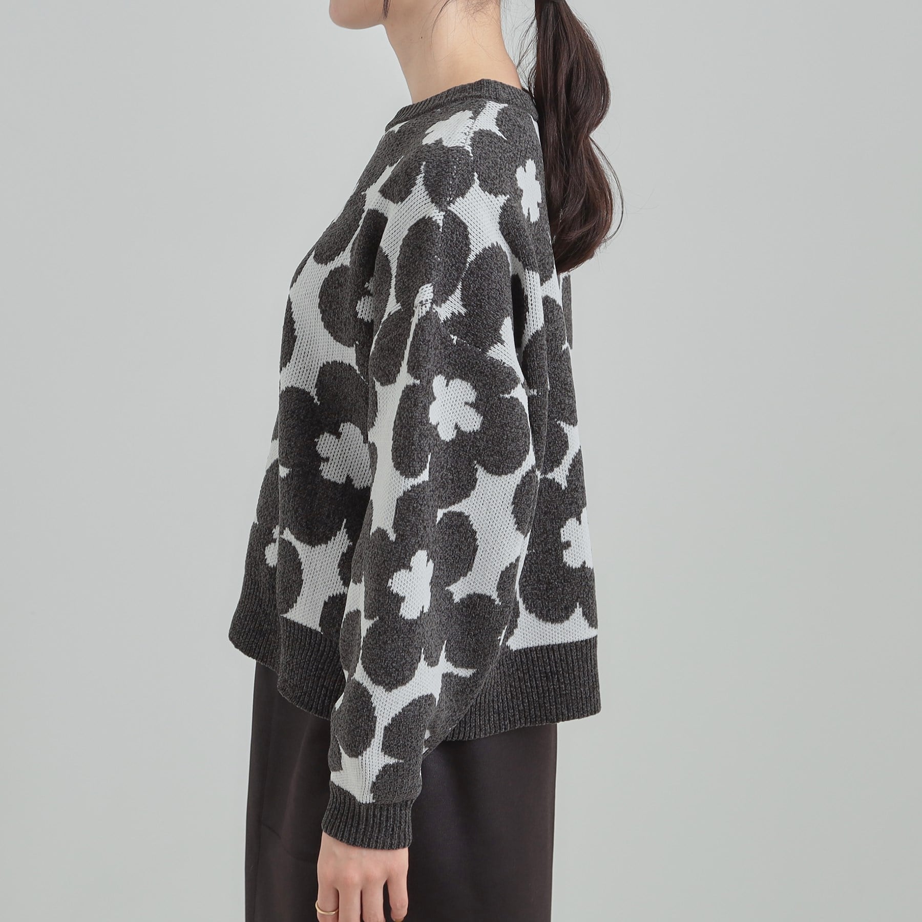 キューティーブロンド Cutie Blonde レトロ可愛い デイジー柄 総柄ニット （チャコールグレー(214)） チャコールグレー(214)