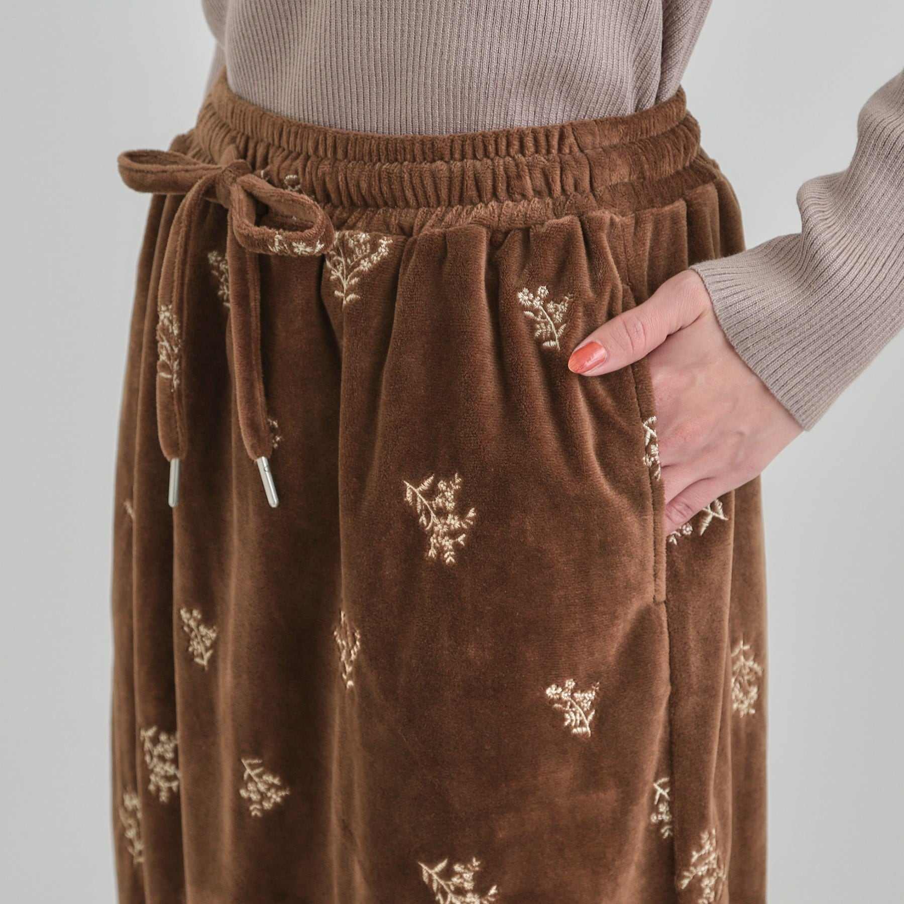 キューティーブロンド Cutie Blonde 刺繍ベロア調ナロースカート （ブラウン(044)） ブラウン(044)