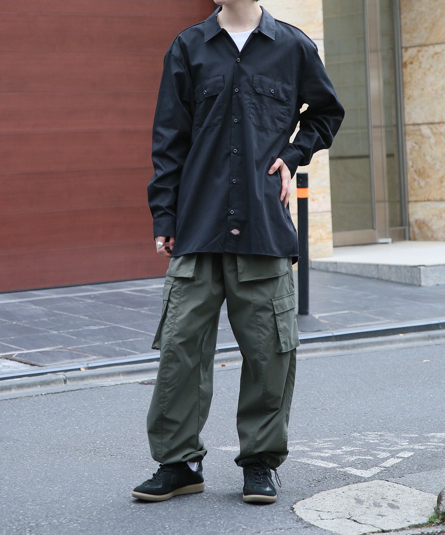 ディッキーズ Dickies さっと羽織れる◎ 【Dickies / ディッキーズ】SHIRTS LSFQ シャツ 羽織り 長袖 ワークシャツ ワンポイント カジュアルシャツ 無地 574 （ダークグリーン） ダークグリーン