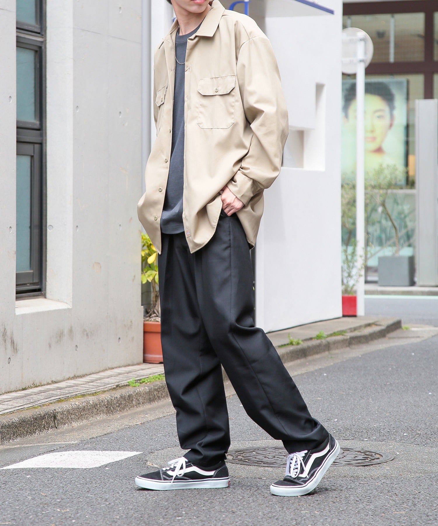ディッキーズ Dickies さっと羽織れる◎ 【Dickies / ディッキーズ】SHIRTS LSFQ シャツ 羽織り 長袖 ワークシャツ ワンポイント カジュアルシャツ 無地 574 （ダークグリーン） ダークグリーン