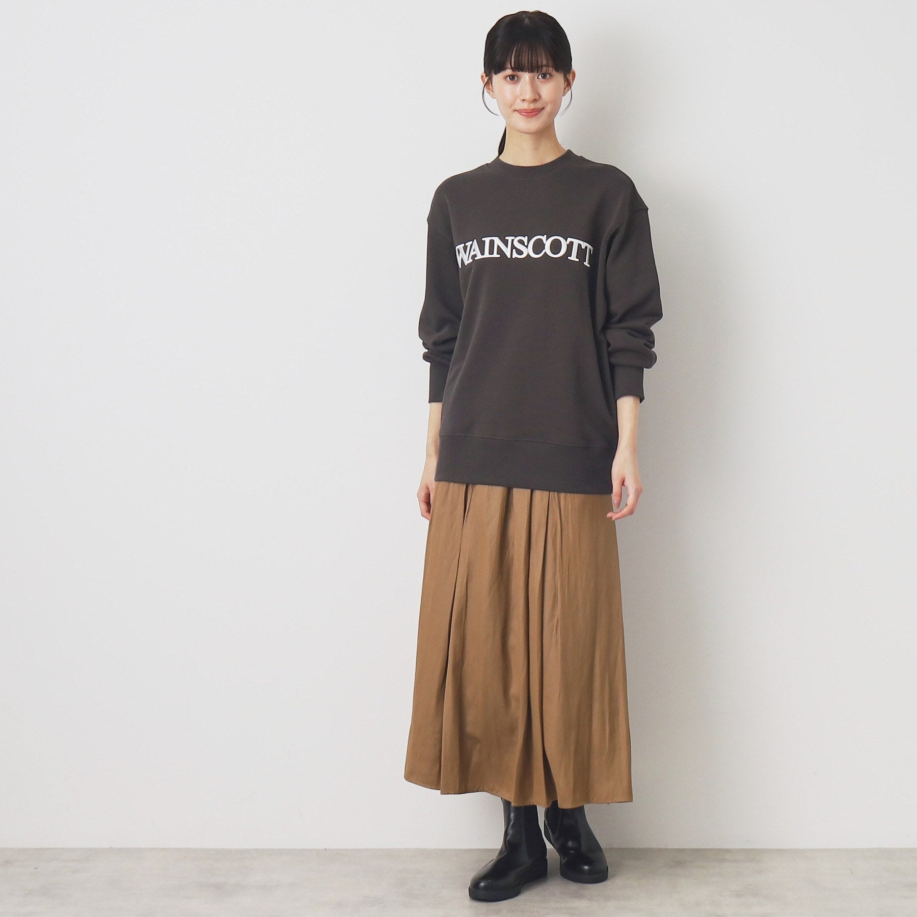 デッサン Dessin 【ユニセックス】3D刺繍スウェット （グレージュ(050)） グレージュ(050)
