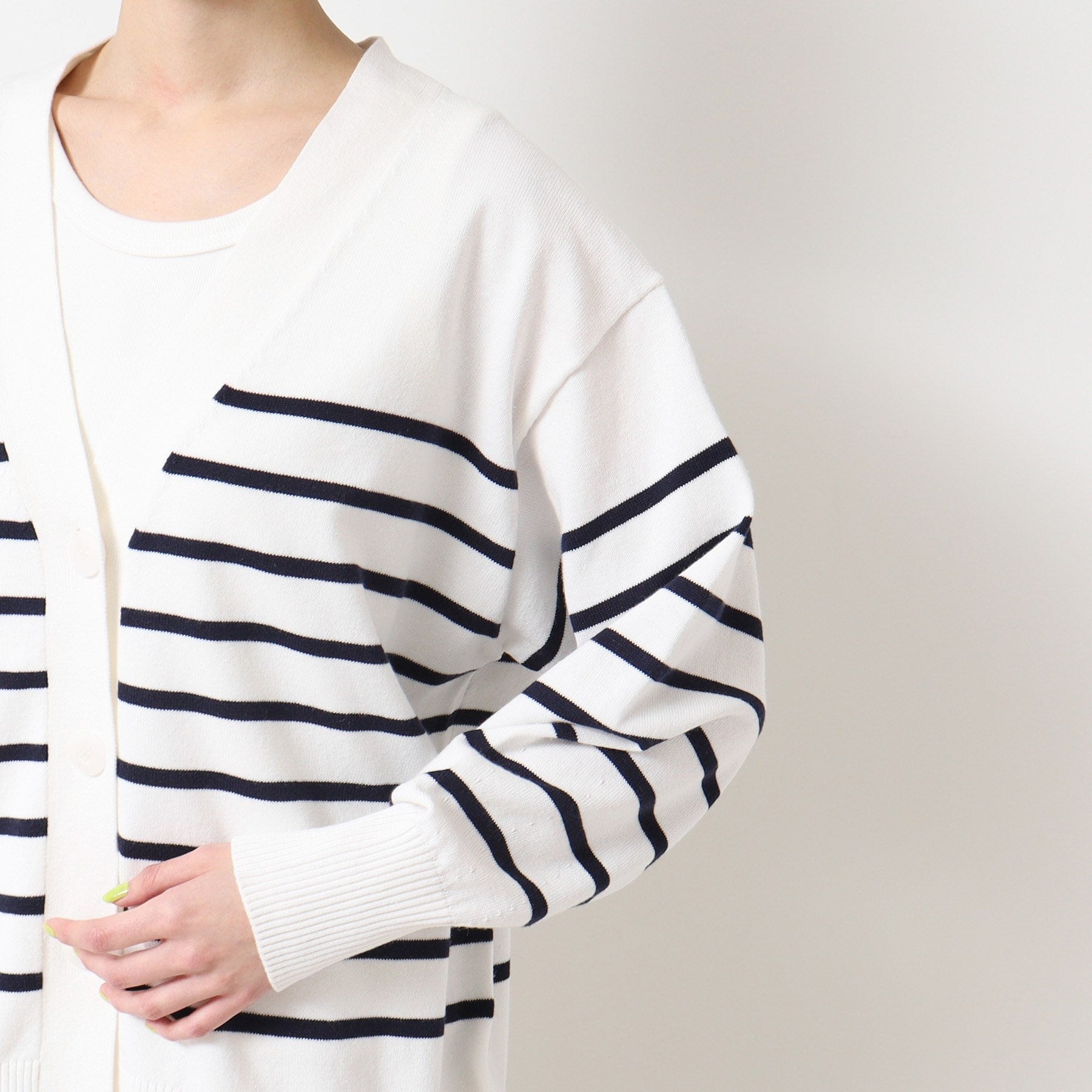 デッサン Dessin オーバーシルエットVネックカーディガン （ホワイト(002)） ホワイト(002)