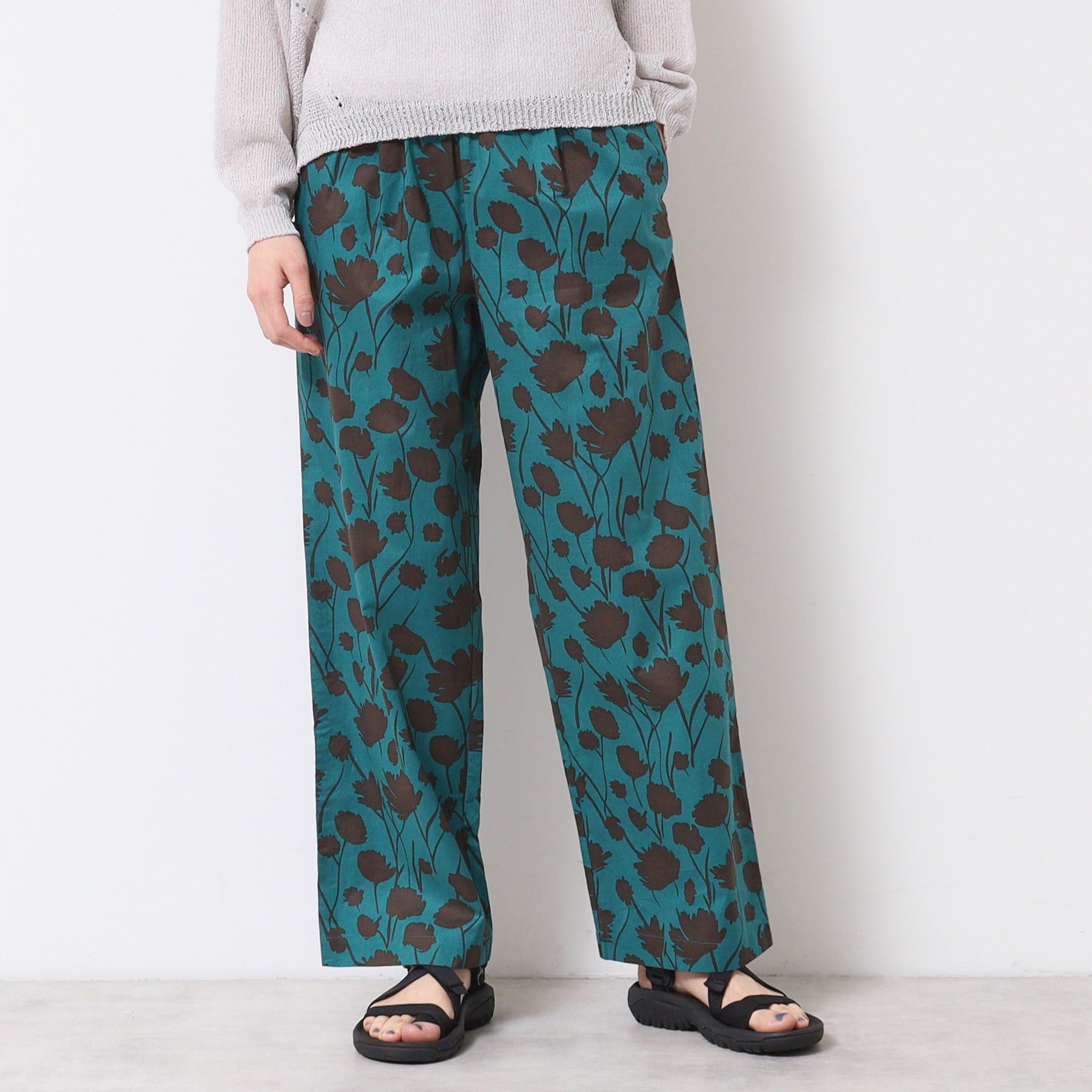 デッサン Dessin 【ウエストゴム・洗える】フラワープリントパンツ （グリーン(122)） グリーン(122)