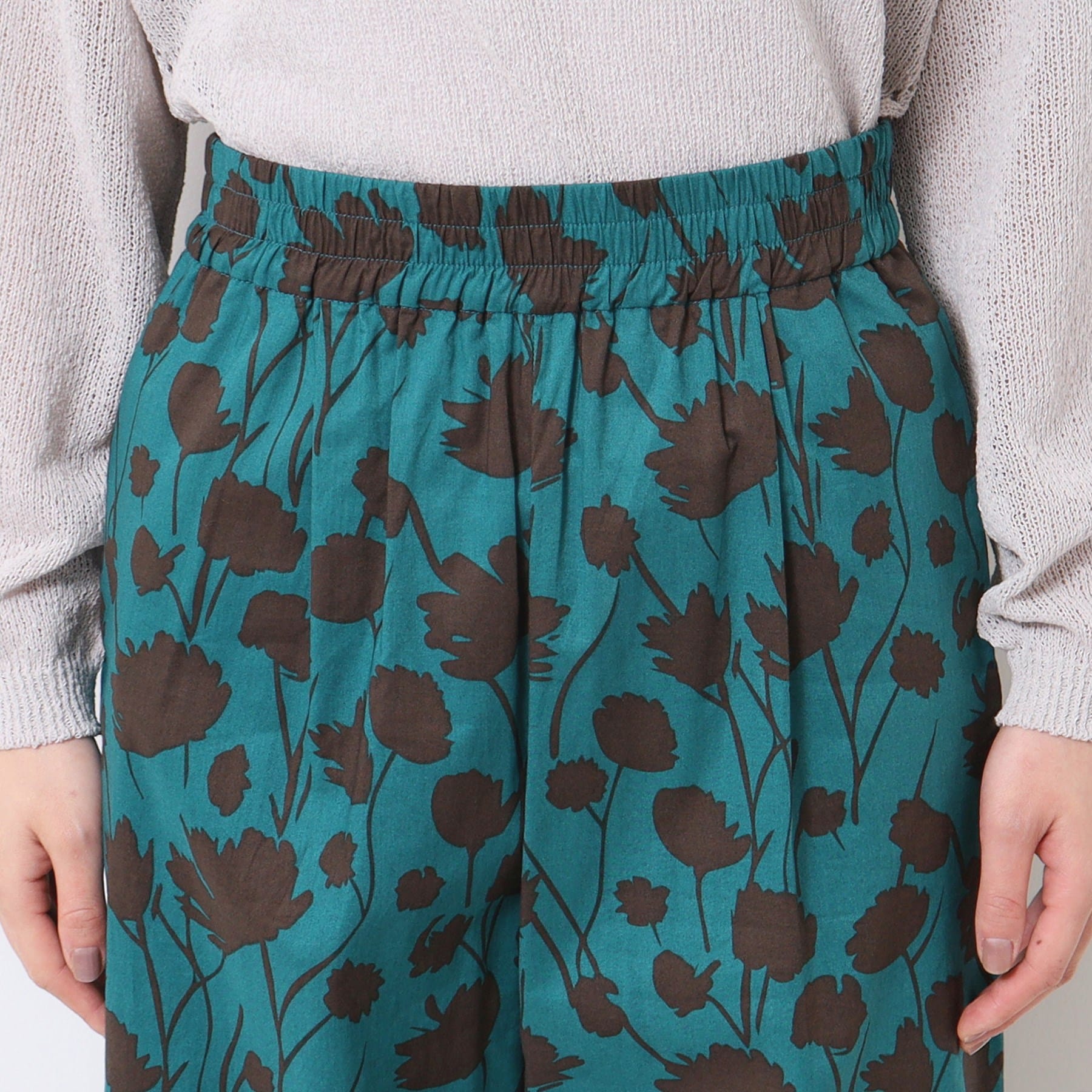 デッサン Dessin 【ウエストゴム・洗える】フラワープリントパンツ （グリーン(122)） グリーン(122)