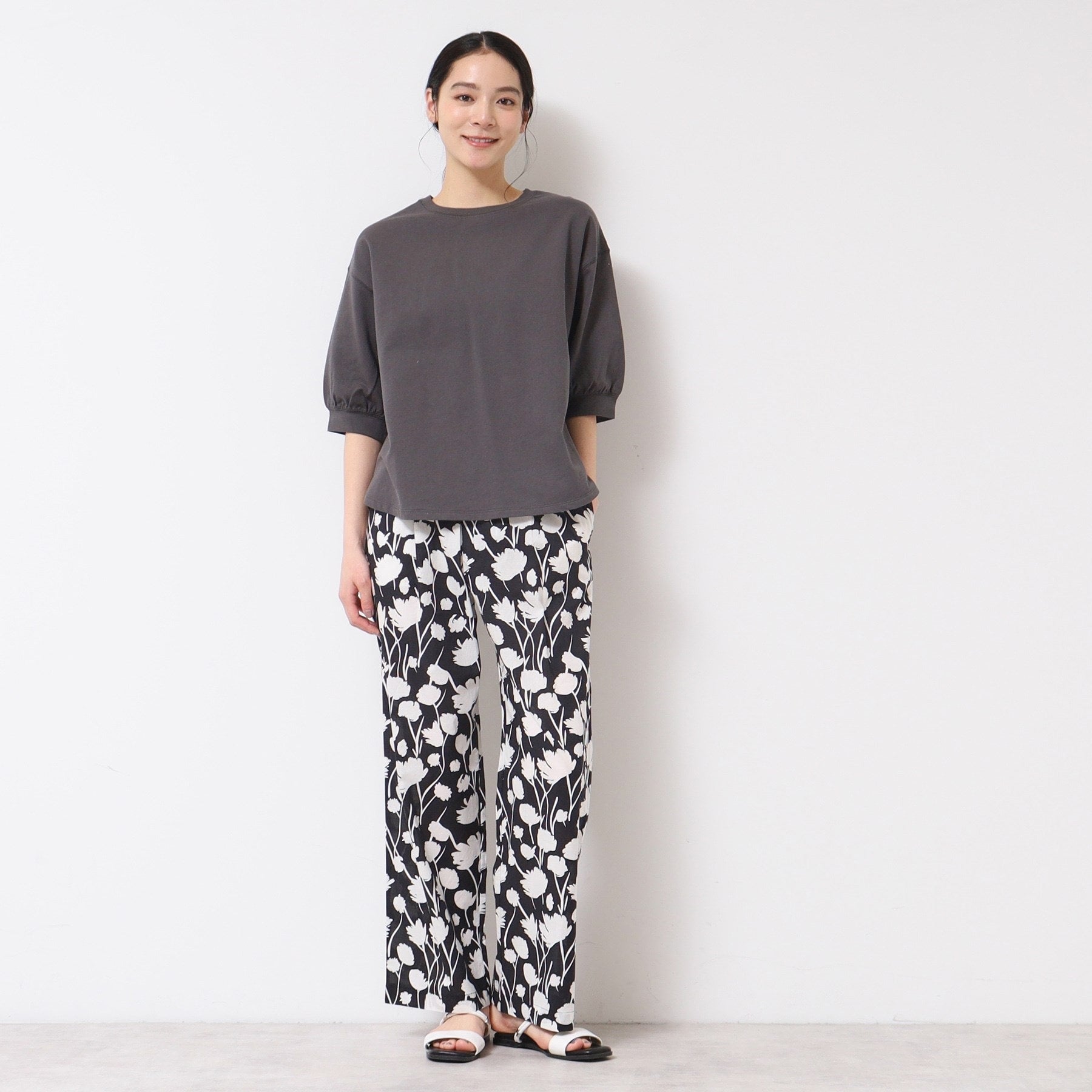 デッサン Dessin 【ウエストゴム・洗える】フラワープリントパンツ （グリーン(122)） グリーン(122)