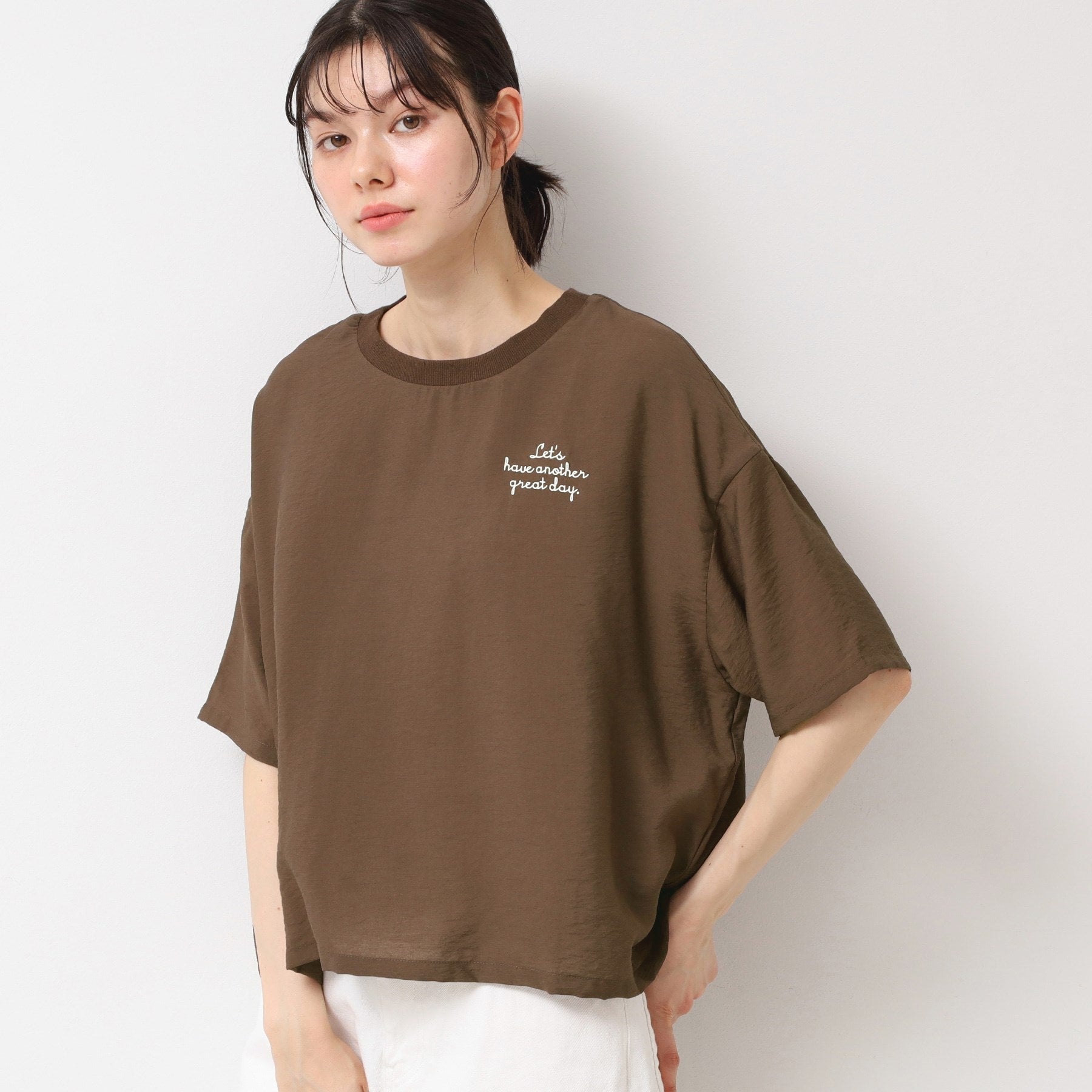 デッサン Dessin ロゴ入りブラウス（XS～L） （ブラウン(043)） ブラウン(043)