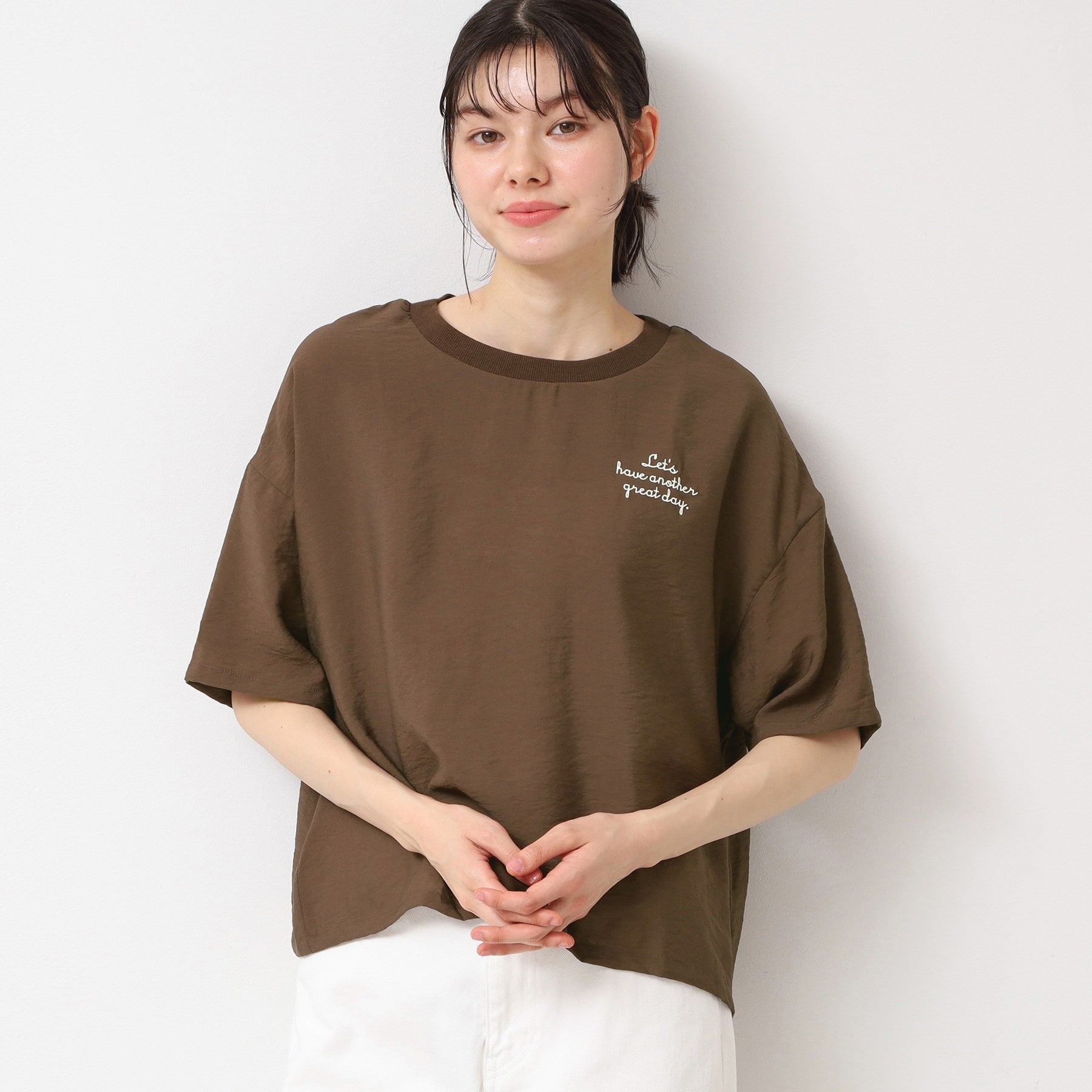デッサン Dessin ロゴ入りブラウス（XS～L） （ブラウン(043)） ブラウン(043)