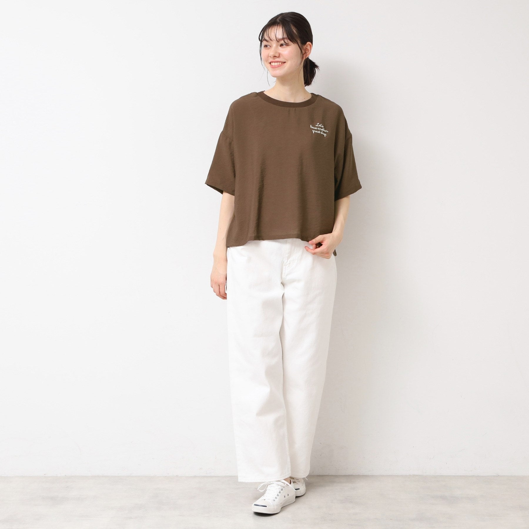 デッサン Dessin ロゴ入りブラウス（XS～L） （ブラウン(043)） ブラウン(043)