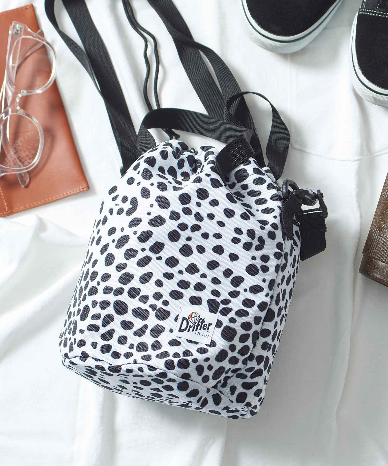 ドリフター Drifter DRAWSTRING POUCH ドリフター円マチドローストリングショルダーバッグ （その他5） その他5