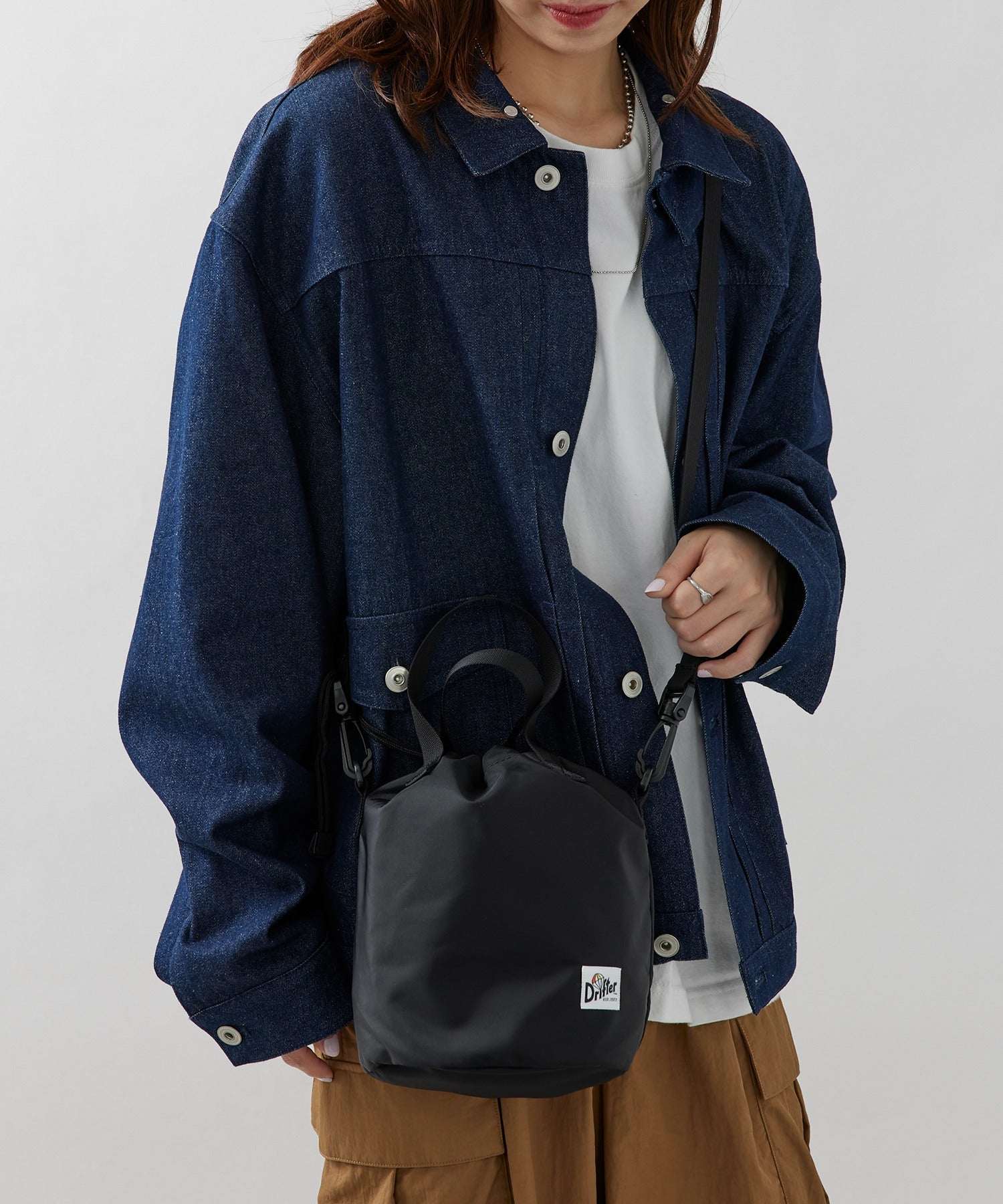ドリフター Drifter DRAWSTRING POUCH ドリフター円マチドローストリングショルダーバッグ （ブラック） ブラック