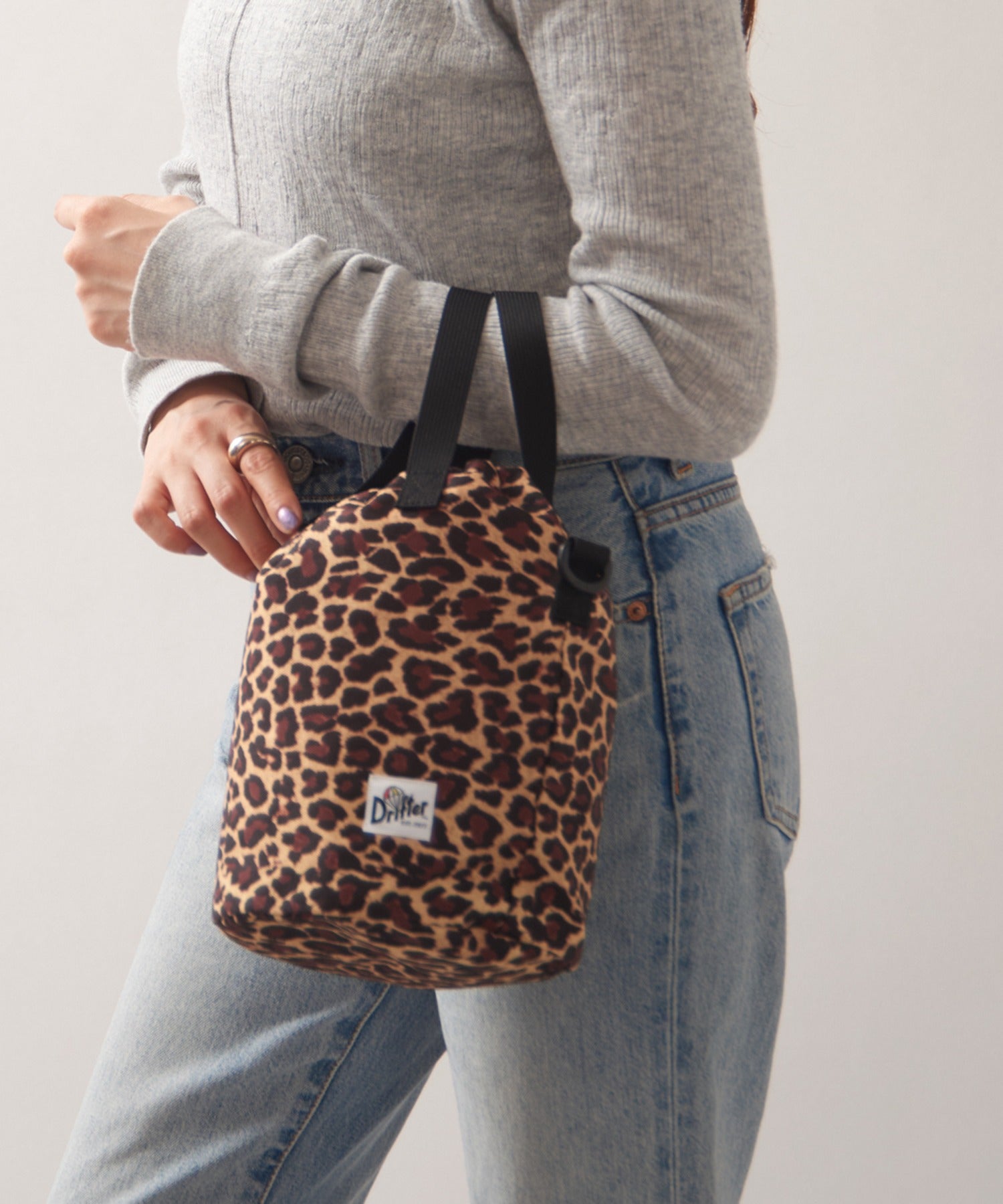 ドリフター Drifter DRAWSTRING POUCH ドリフター円マチドローストリングショルダーバッグ （マルチ） マルチ