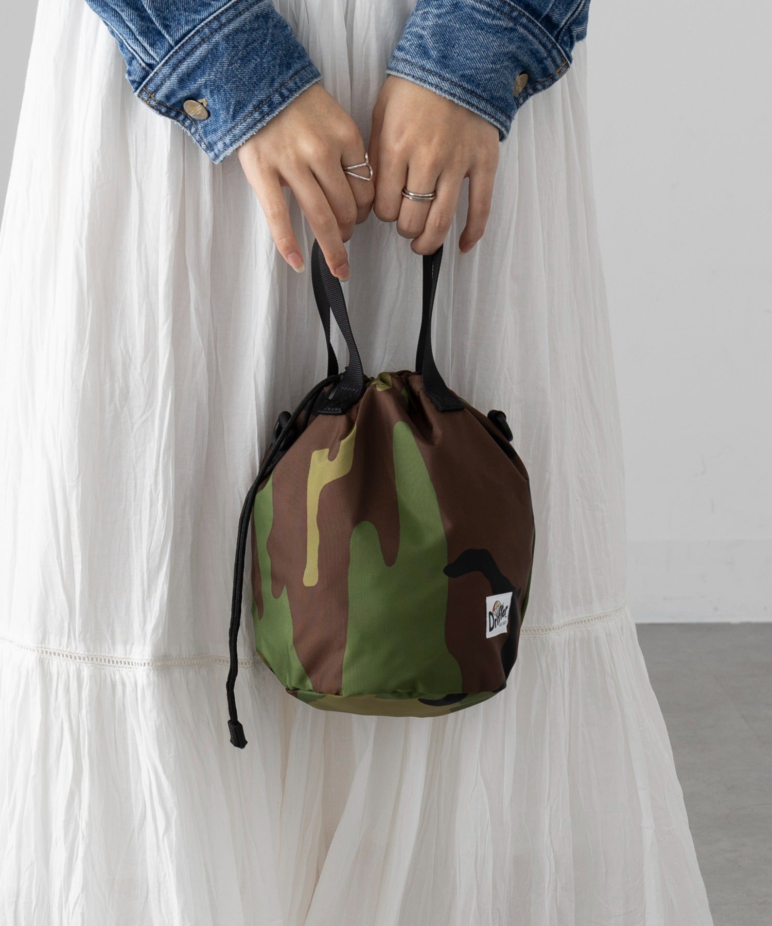 ドリフター Drifter DRAWSTRING POUCH ドリフター円マチドローストリングショルダーバッグ （カモフラージュ） カモフラージュ
