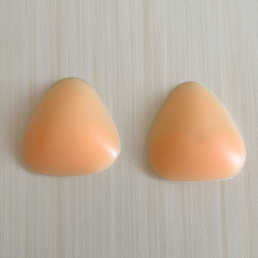 ダイヤモンドハーツ Diamond Hearts 【訳あり新品】【水着に使える】らくらく盛れる三角シリコンパッド 水着やブラジャーに入れるだけ （ベージュ） ベージュ