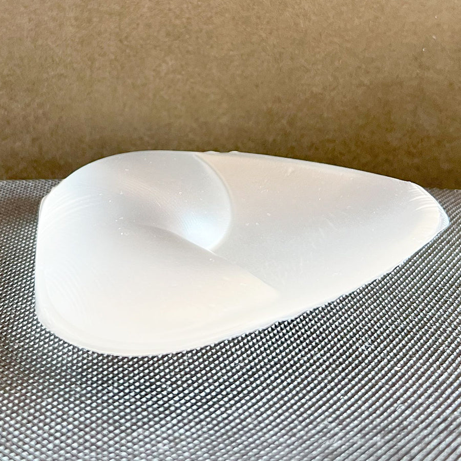 ダイヤモンドハーツ Diamond Hearts 【訳あり新品】【水着に使える】らくらく盛れる三角クリアタイプシリコンパッド 水着やブラジャーに入れるだけ （クリア） クリア