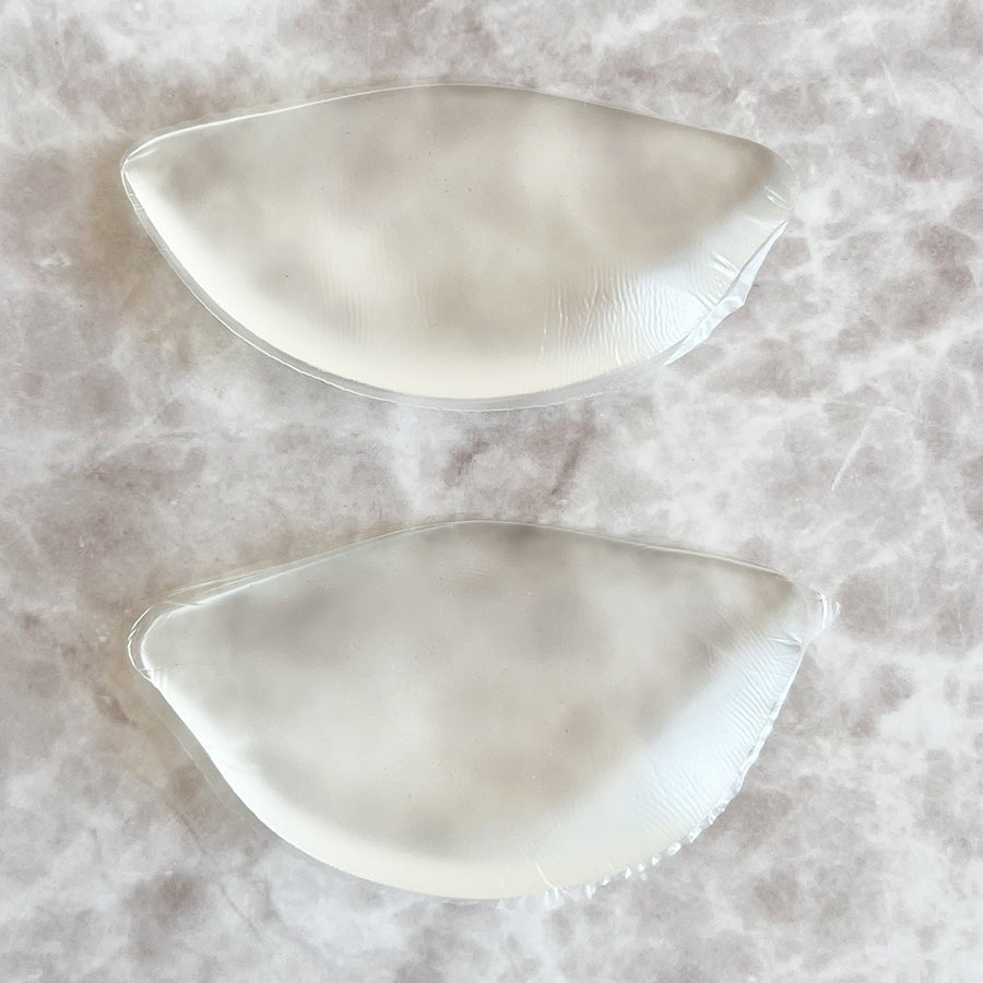 ダイヤモンドハーツ Diamond Hearts 【訳あり新品】 【水着に使える】らくらく盛れるリーフ型クリアタイプシリコンパッド 水着やブラジャーに入れるだけ （クリア） クリア