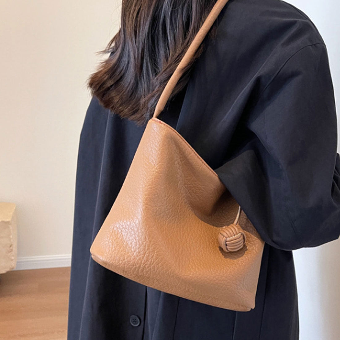 Dewlily Fake Leather Shoulder Bag for Women, Teens, 20s, 30s, Korean Fashion, Casual, Simple, Cute Bag, Outing, Commuting, Black, White