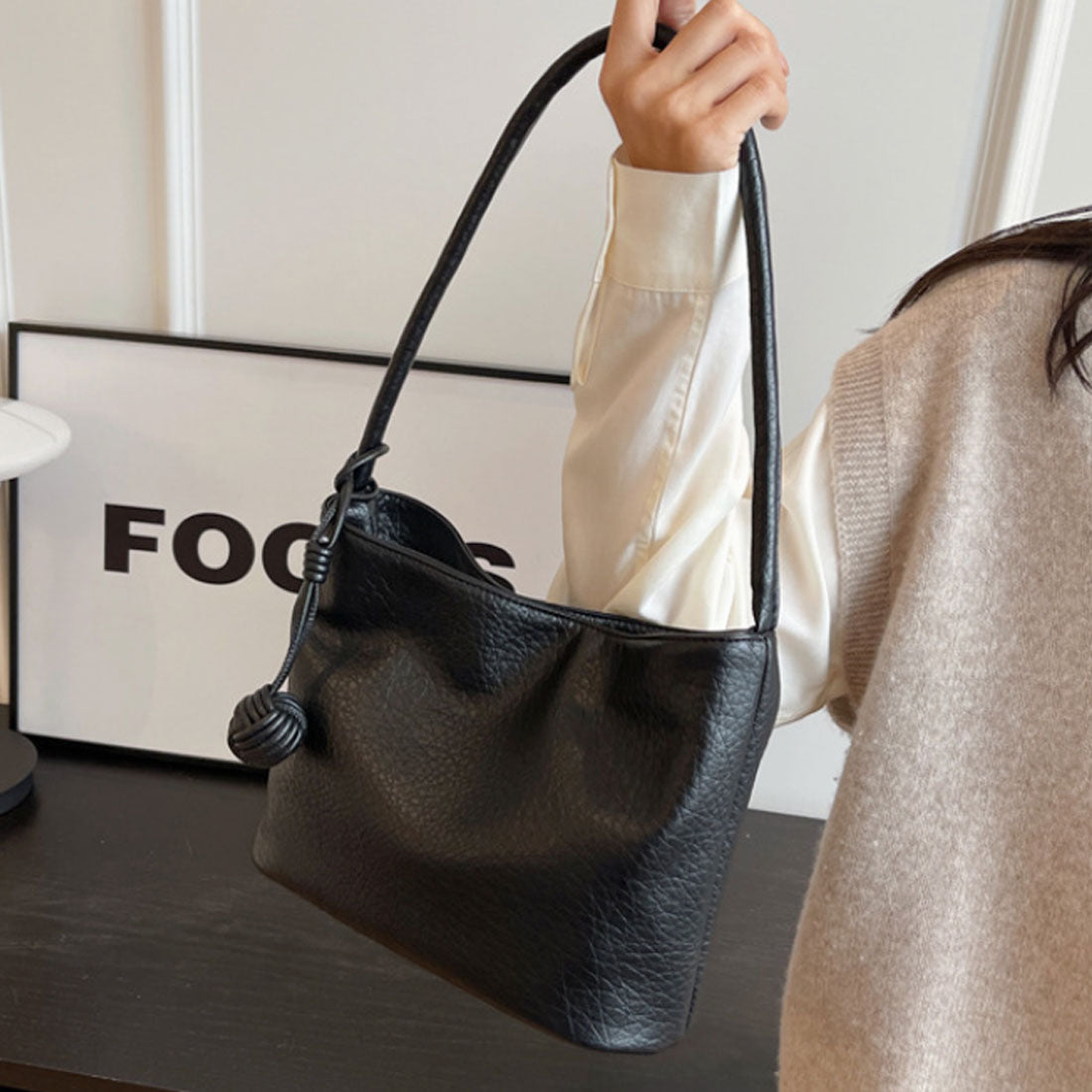 Dewlily Fake Leather Shoulder Bag for Women, Teens, 20s, 30s, Korean Fashion, Casual, Simple, Cute Bag, Outing, Commuting, Black, White