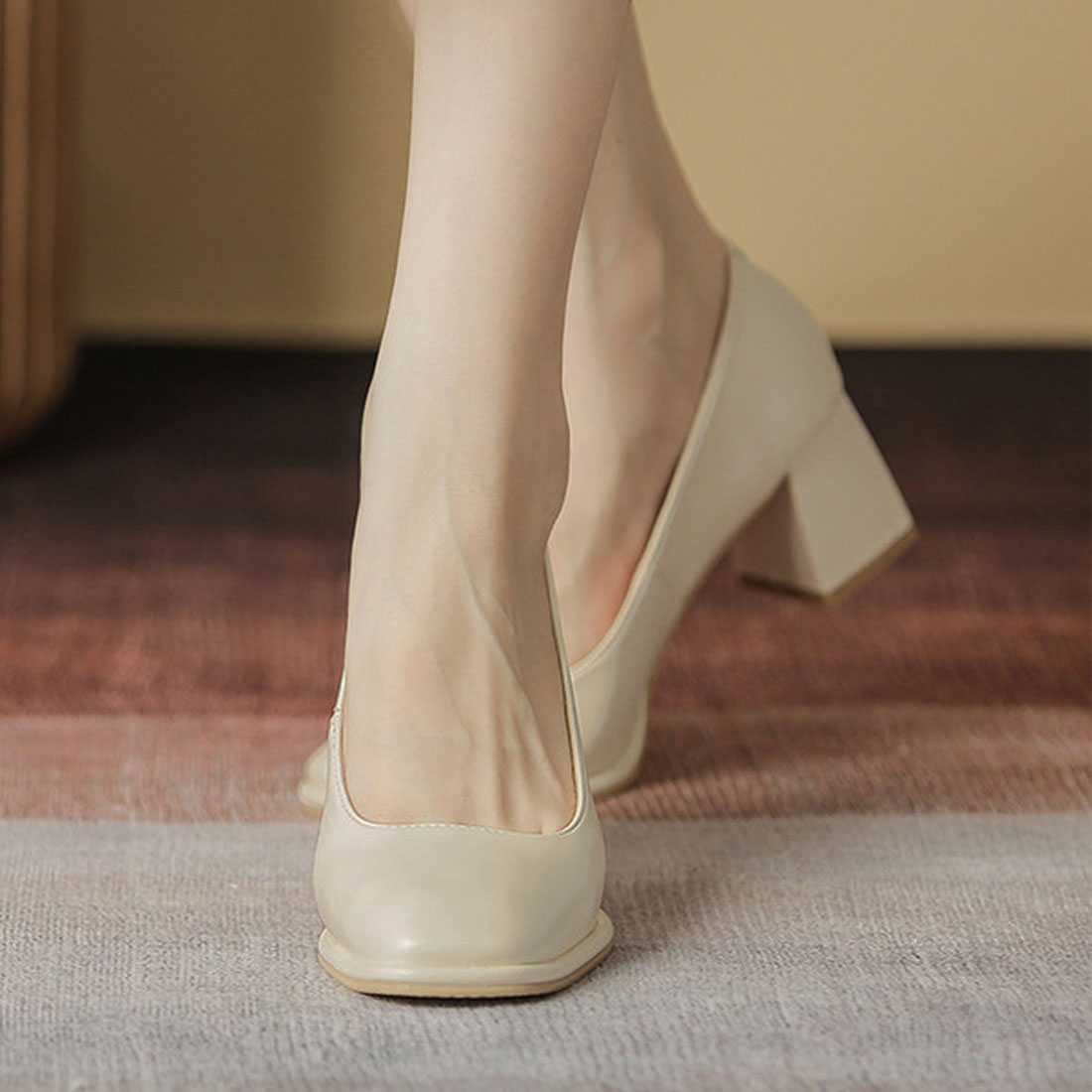 Dewlily Simple Pumps with Heels Korean Fashion for Teens, 20s, and 30s Chunky Heels Easy to Walk in Memory Foam Insoles Comfortable to Wear Great for Work and Job Hunting