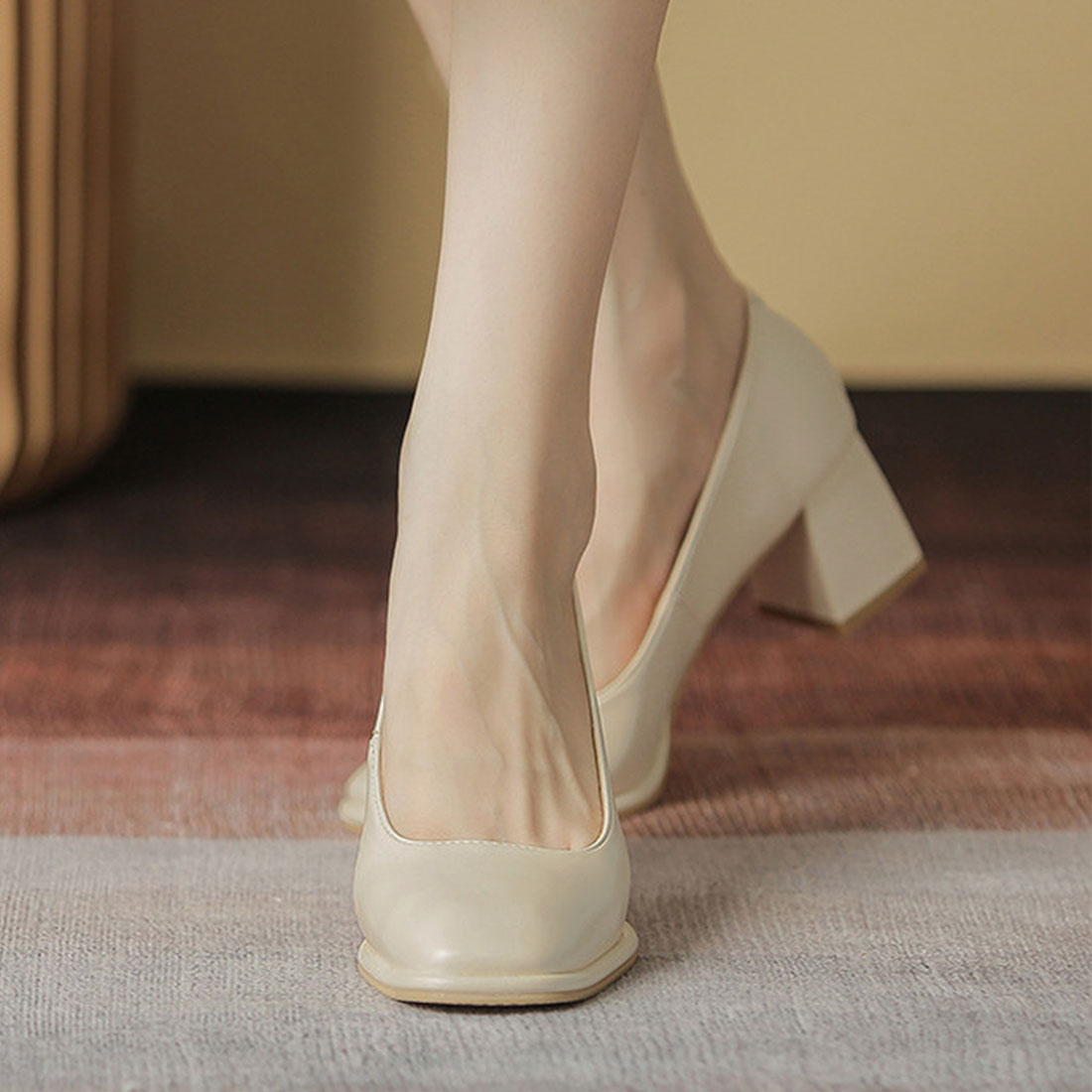 Dewlily Simple Pumps with Heels Korean Fashion for Teens, 20s, and 30s Chunky Heels Easy to Walk in Memory Foam Insoles Comfortable to Wear Great for Work and Job Hunting