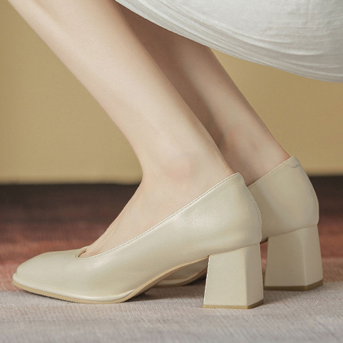 Dewlily Simple Pumps with Heels Korean Fashion for Teens, 20s, and 30s Chunky Heels Easy to Walk in Memory Foam Insoles Comfortable to Wear Great for Work and Job Hunting