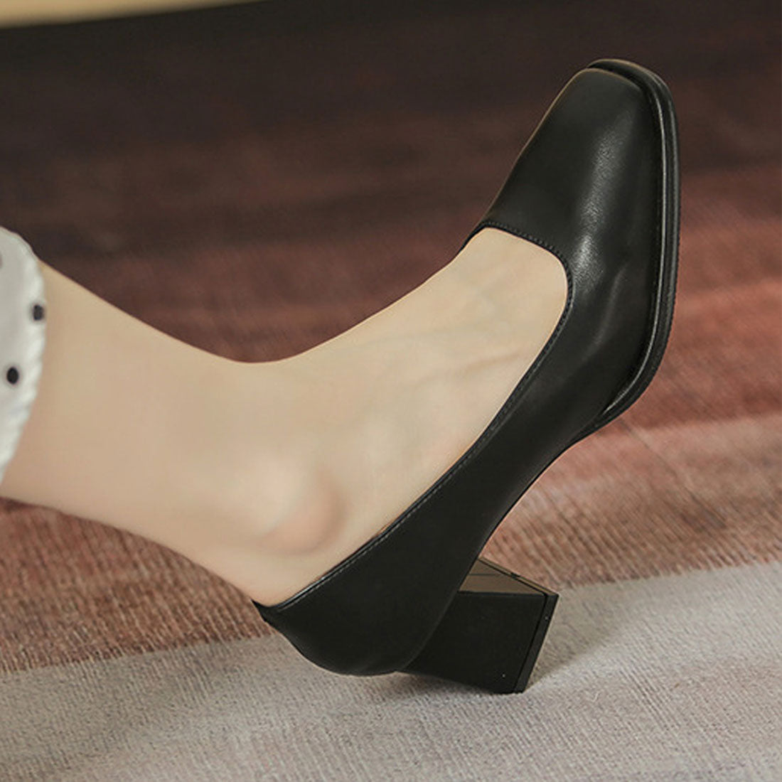 Dewlily Simple Pumps with Heels Korean Fashion for Teens, 20s, and 30s Chunky Heels Easy to Walk in Memory Foam Insoles Comfortable to Wear Great for Work and Job Hunting