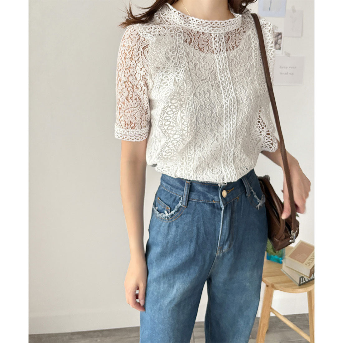 デューリリー Dewlily ラウンドネック半袖レースシャツ レディース 韓国 カジュアル 半袖 トップス かわいい おしゃれ 着回し お出かけ 透け感 抜け感 上品 春 夏 花柄 （ブラック） ブラック