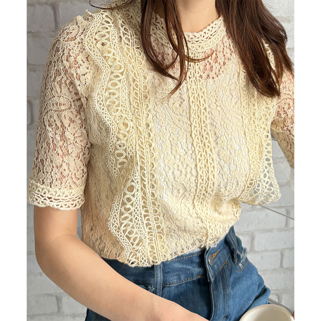 デューリリー Dewlily ラウンドネック半袖レースシャツ レディース 韓国 カジュアル 半袖 トップス かわいい おしゃれ 着回し お出かけ 透け感 抜け感 上品 春 夏 花柄 （ブラック） ブラック