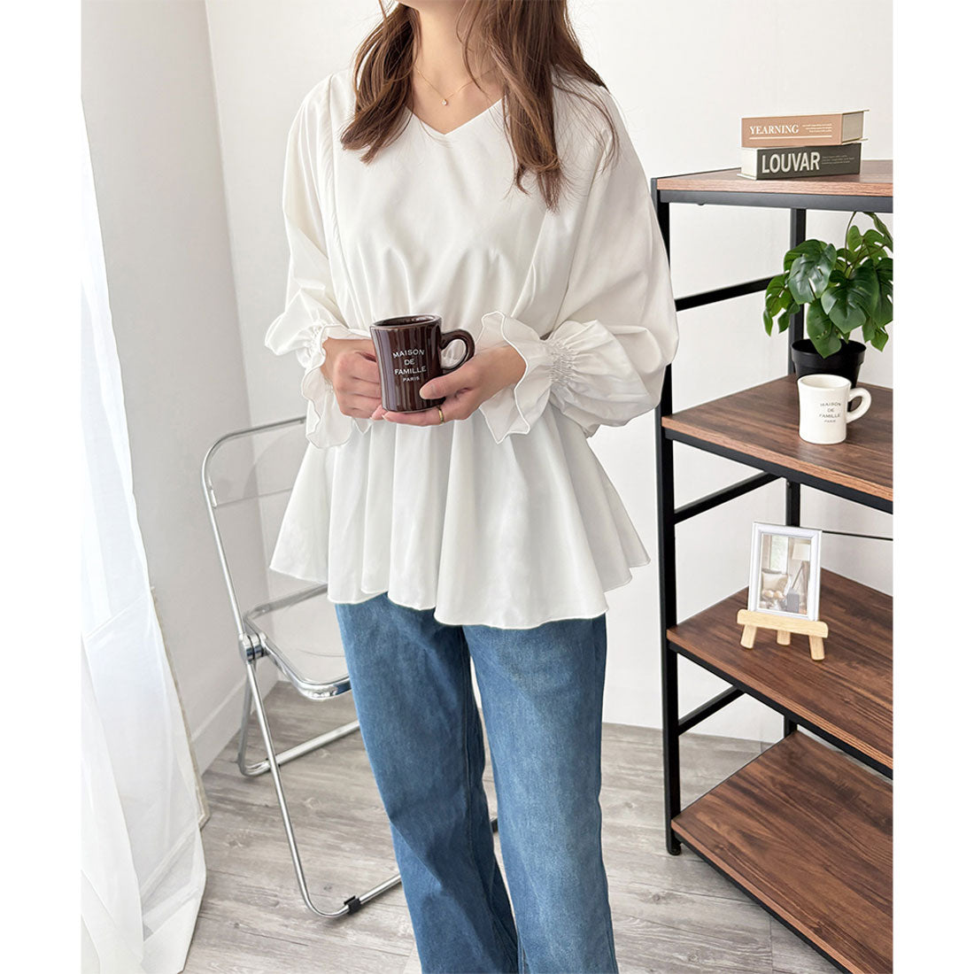 デューリリー Dewlily Vネックギャザーブラウス レディース 韓国 ギャザー 長袖 シャツ シンプル 大人 上品 カジュアル ゆったり 無地 春 夏 秋 トップス おしゃれ （ブラック） ブラック