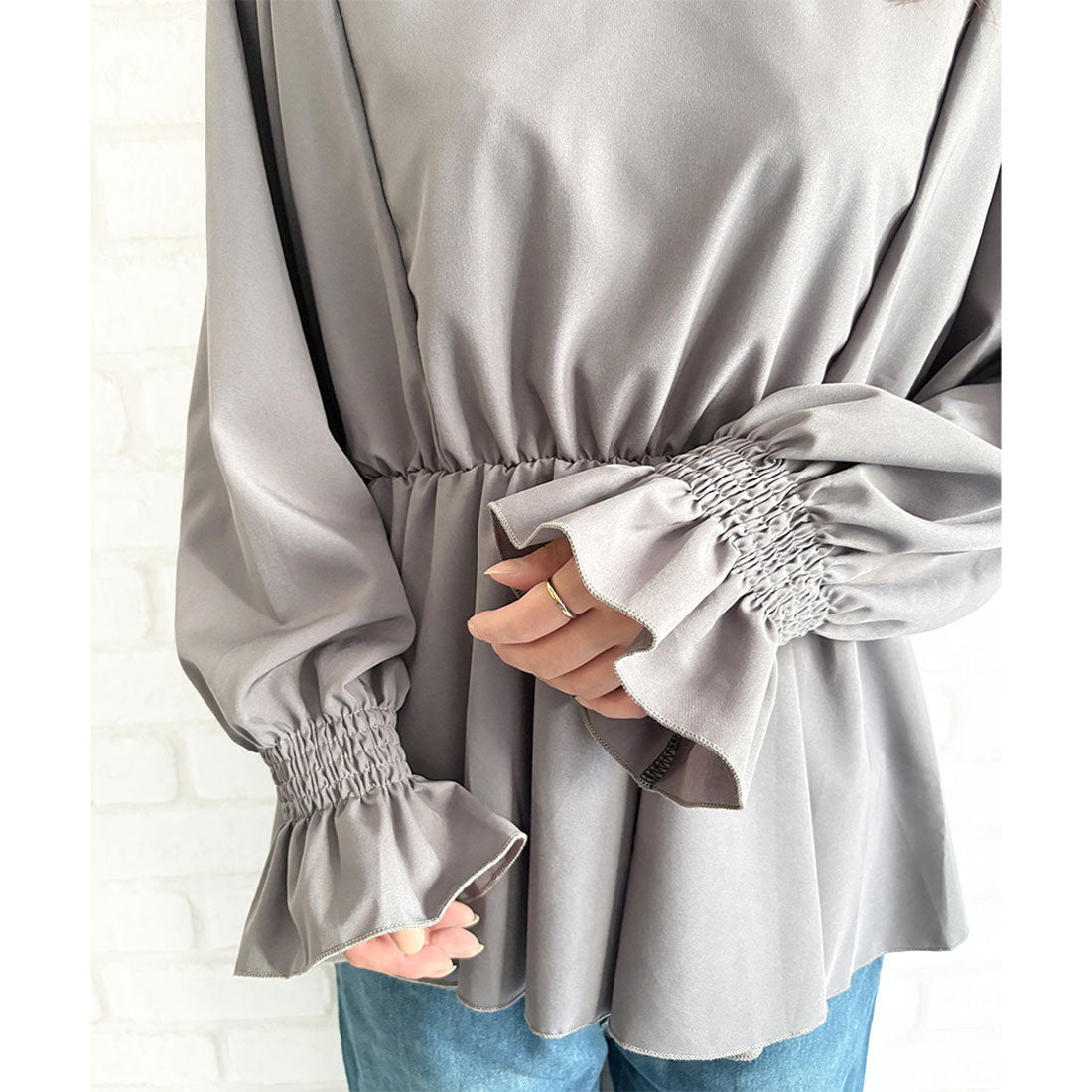 デューリリー Dewlily Vネックギャザーブラウス レディース 韓国 ギャザー 長袖 シャツ シンプル 大人 上品 カジュアル ゆったり 無地 春 夏 秋 トップス おしゃれ （ブラック） ブラック