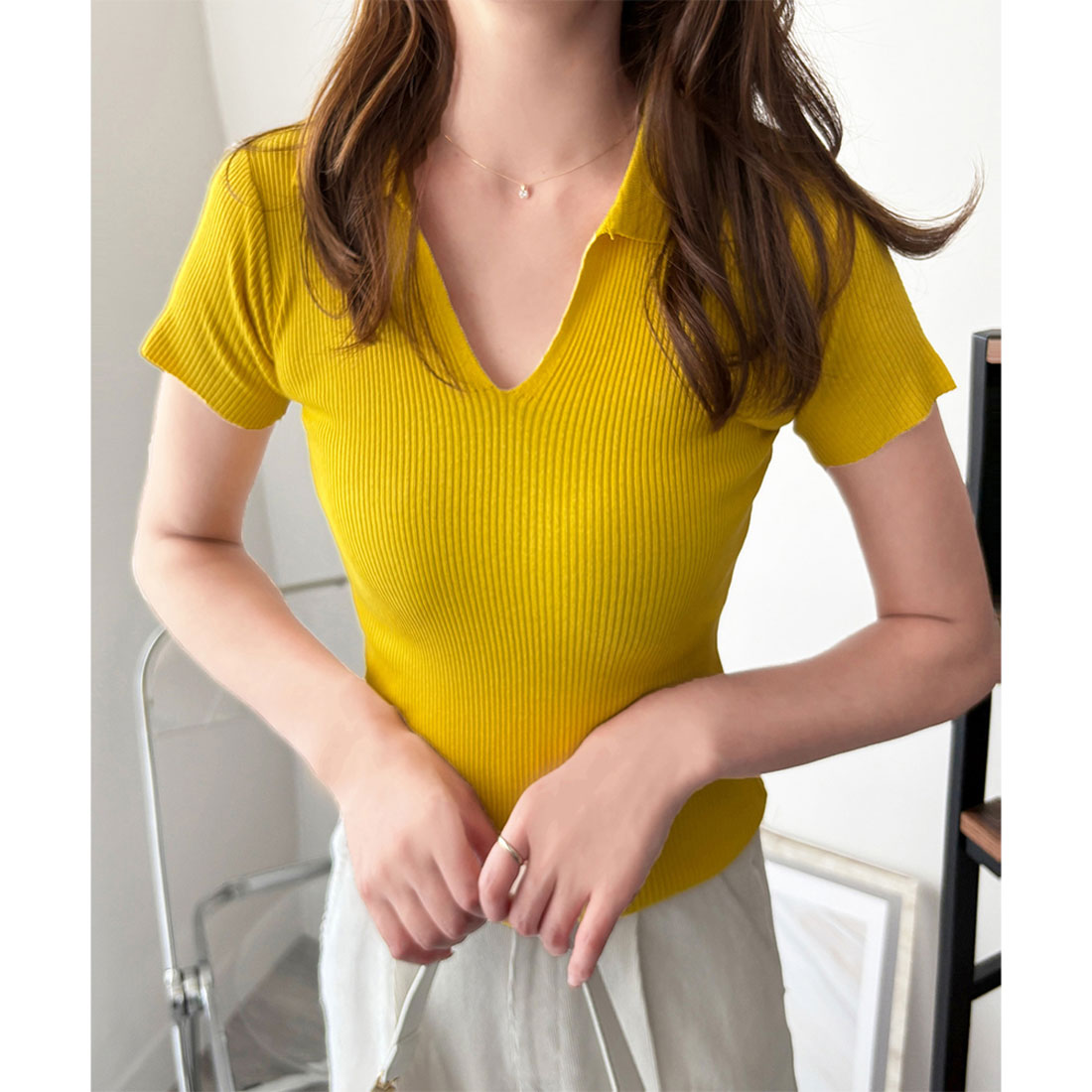 デューリリー Dewlily スキッパー半袖ポロニット レディース 韓国 カジュアル シンプル ショート丈 おしゃれ かわいい 大人 春 夏 着回し お出かけ トップス シャツ （イエロー） イエロー