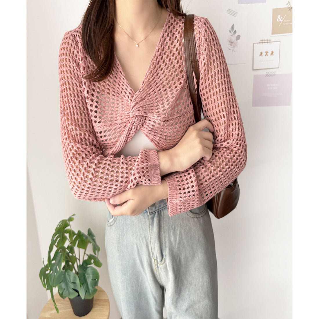 デューリリー Dewlily 透かし編みねじりショートトップス 韓国 ファッション レディース 春夏 着回し 万能 軽量 通気性 体型カバー 軽やか 通勤 旅行 カジュアル （ブラック） ブラック