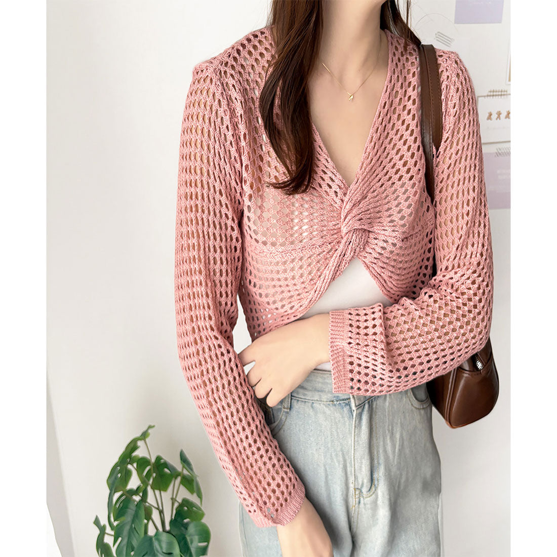デューリリー Dewlily 透かし編みねじりショートトップス 韓国 ファッション レディース 春夏 着回し 万能 軽量 通気性 体型カバー 軽やか 通勤 旅行 カジュアル （ブラック） ブラック