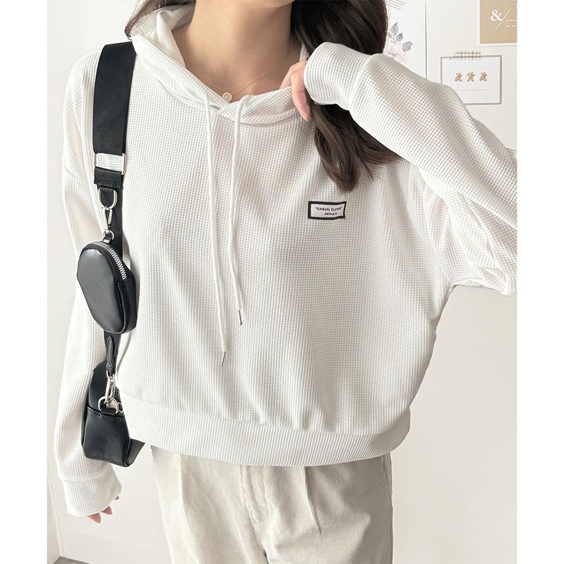 デューリリー Dewlily フード付きプルオーバー 韓国 ファッション レディース 春夏 着回し フーディー 長袖 ワッフル生地 軽量 季節感 体型カバー 通勤 カジュアル （ホワイト） ホワイト