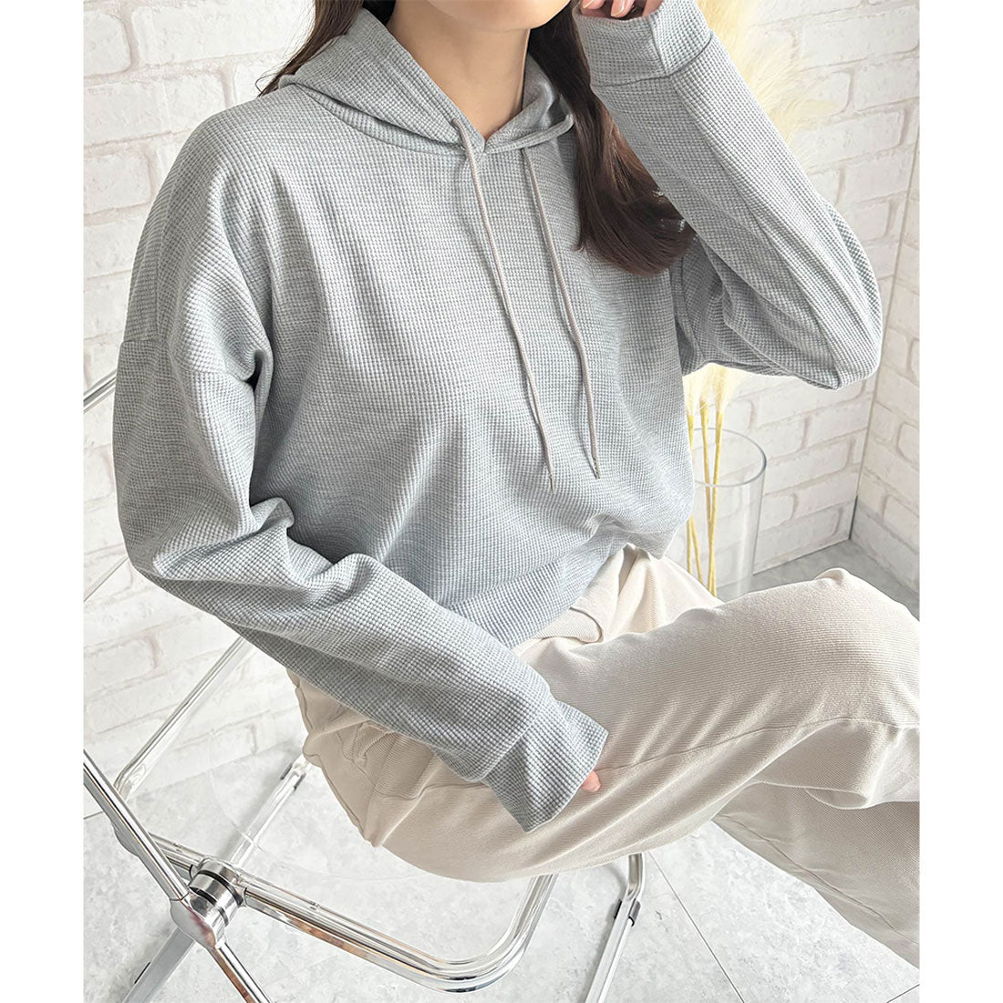 デューリリー Dewlily フード付きプルオーバー 韓国 ファッション レディース 春夏 着回し フーディー 長袖 ワッフル生地 軽量 季節感 体型カバー 通勤 カジュアル （ホワイト） ホワイト