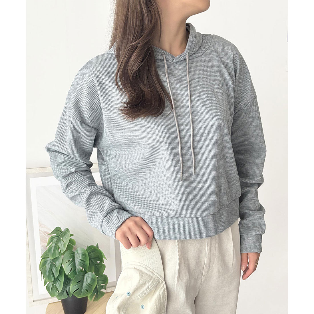 デューリリー Dewlily フード付きプルオーバー 韓国 ファッション レディース 春夏 着回し フーディー 長袖 ワッフル生地 軽量 季節感 体型カバー 通勤 カジュアル （ホワイト） ホワイト
