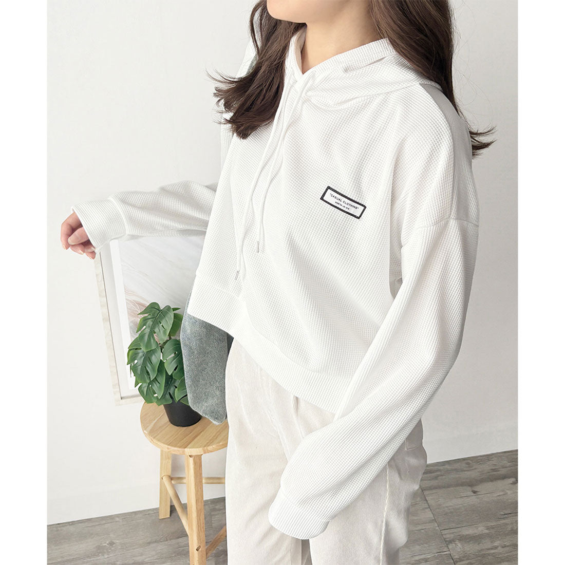デューリリー Dewlily フード付きプルオーバー 韓国 ファッション レディース 春夏 着回し フーディー 長袖 ワッフル生地 軽量 季節感 体型カバー 通勤 カジュアル （ホワイト） ホワイト