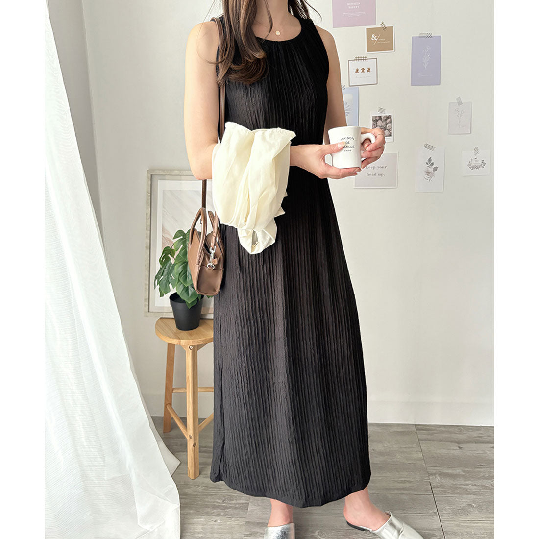 デューリリー Dewlily シャーリングタッチロングワンピース ロング丈 ノースリーブ プリーツ風 一枚コーデ 韓国 ファッション レディース 春夏 着回し 体型カバー （ブラック） ブラック