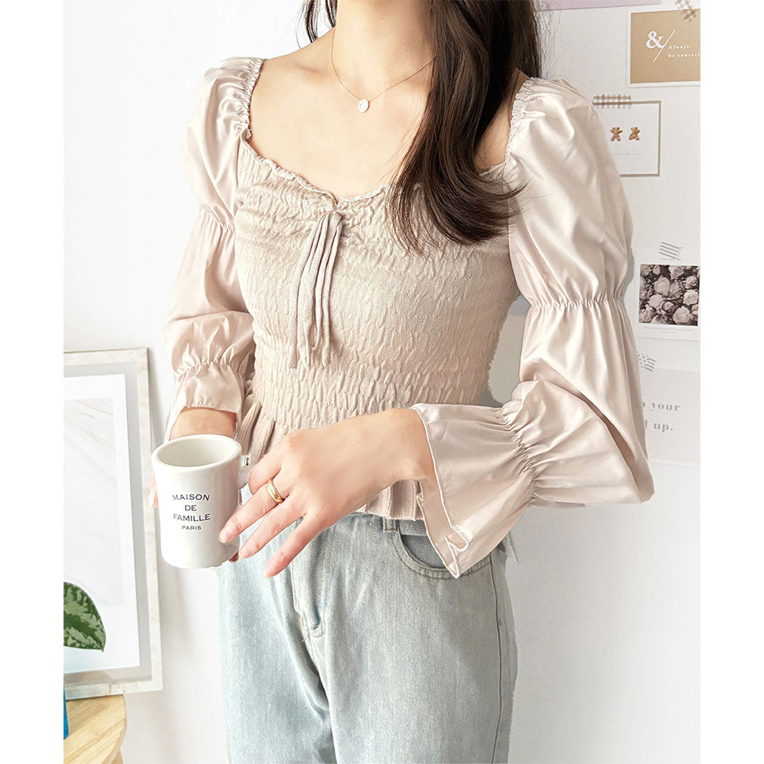 デューリリー Dewlily シャーリングパフスリーブトップス 韓国 ファッション レディース 春夏 着回し 上品 ガーリー フリル ベージュ 体型カバー 通勤 旅行 カジュアル （グリーン） グリーン