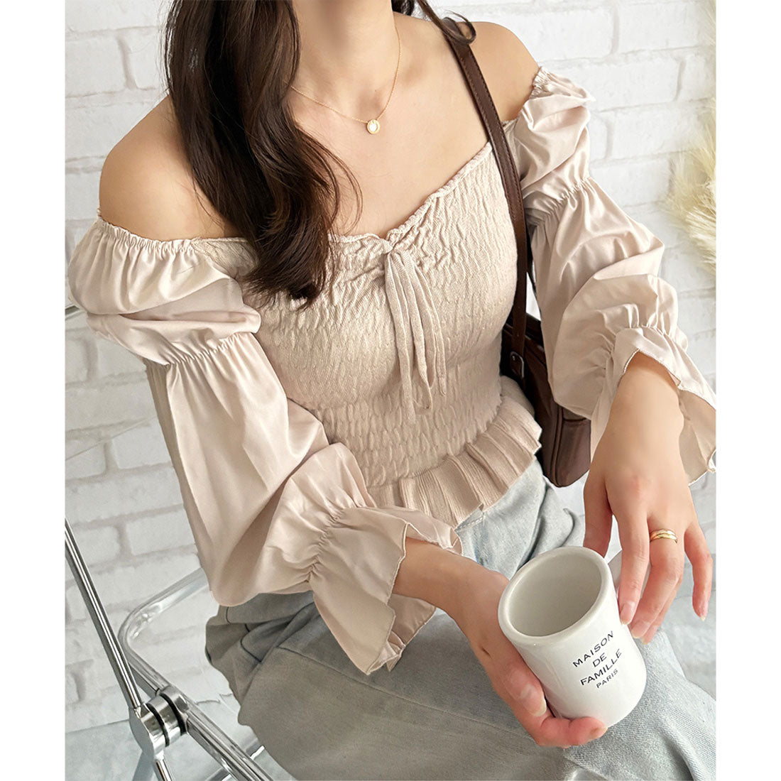 デューリリー Dewlily シャーリングパフスリーブトップス 韓国 ファッション レディース 春夏 着回し 上品 ガーリー フリル ベージュ 体型カバー 通勤 旅行 カジュアル （グリーン） グリーン