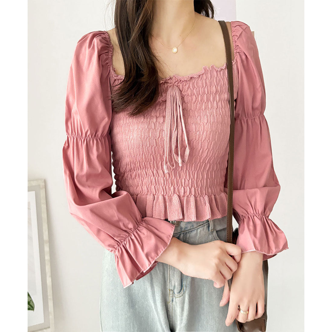 デューリリー Dewlily シャーリングパフスリーブトップス 韓国 ファッション レディース 春夏 着回し 上品 ガーリー フリル ベージュ 体型カバー 通勤 旅行 カジュアル （グリーン） グリーン