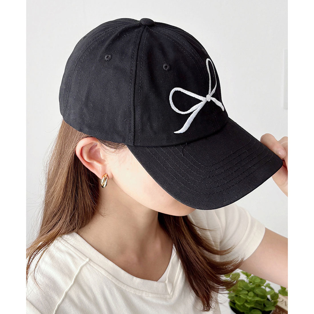 デューリリー Dewlily リボン刺繍キャップ レディース ベースボールキャップ 帽子 韓国ファッション ガーリー 春夏秋冬 日差し避け カジュアル スポーティー ローキャップ （ブラック） ブラック