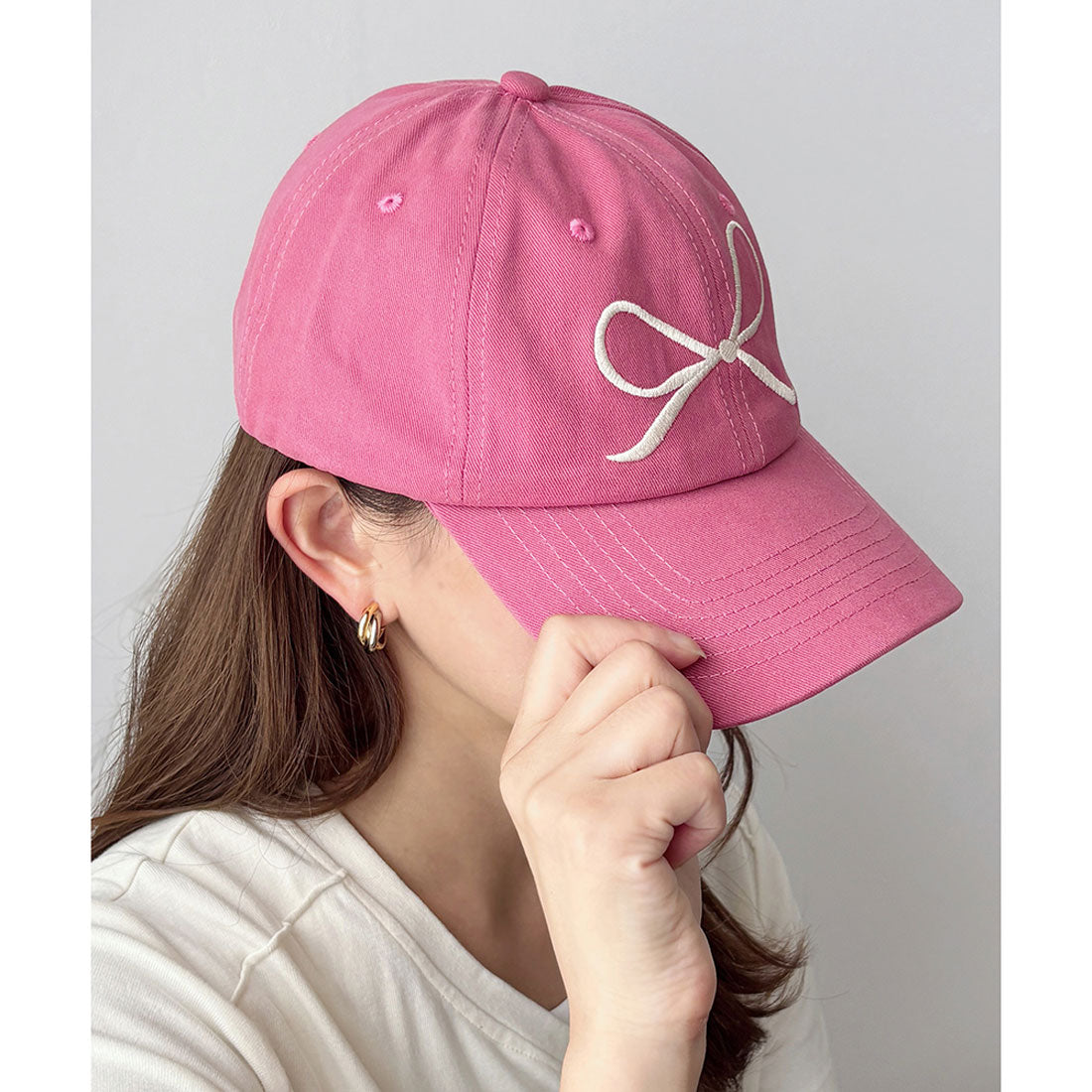 デューリリー Dewlily リボン刺繍キャップ レディース ベースボールキャップ 帽子 韓国ファッション ガーリー 春夏秋冬 日差し避け カジュアル スポーティー ローキャップ （ブラック） ブラック