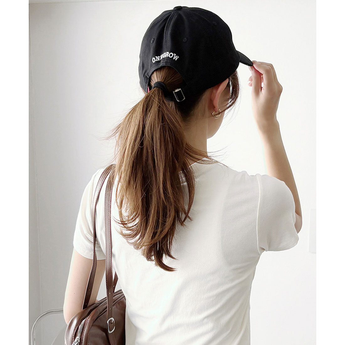 デューリリー Dewlily リボン刺繍キャップ レディース ベースボールキャップ 帽子 韓国ファッション ガーリー 春夏秋冬 日差し避け カジュアル スポーティー ローキャップ （ブラック） ブラック
