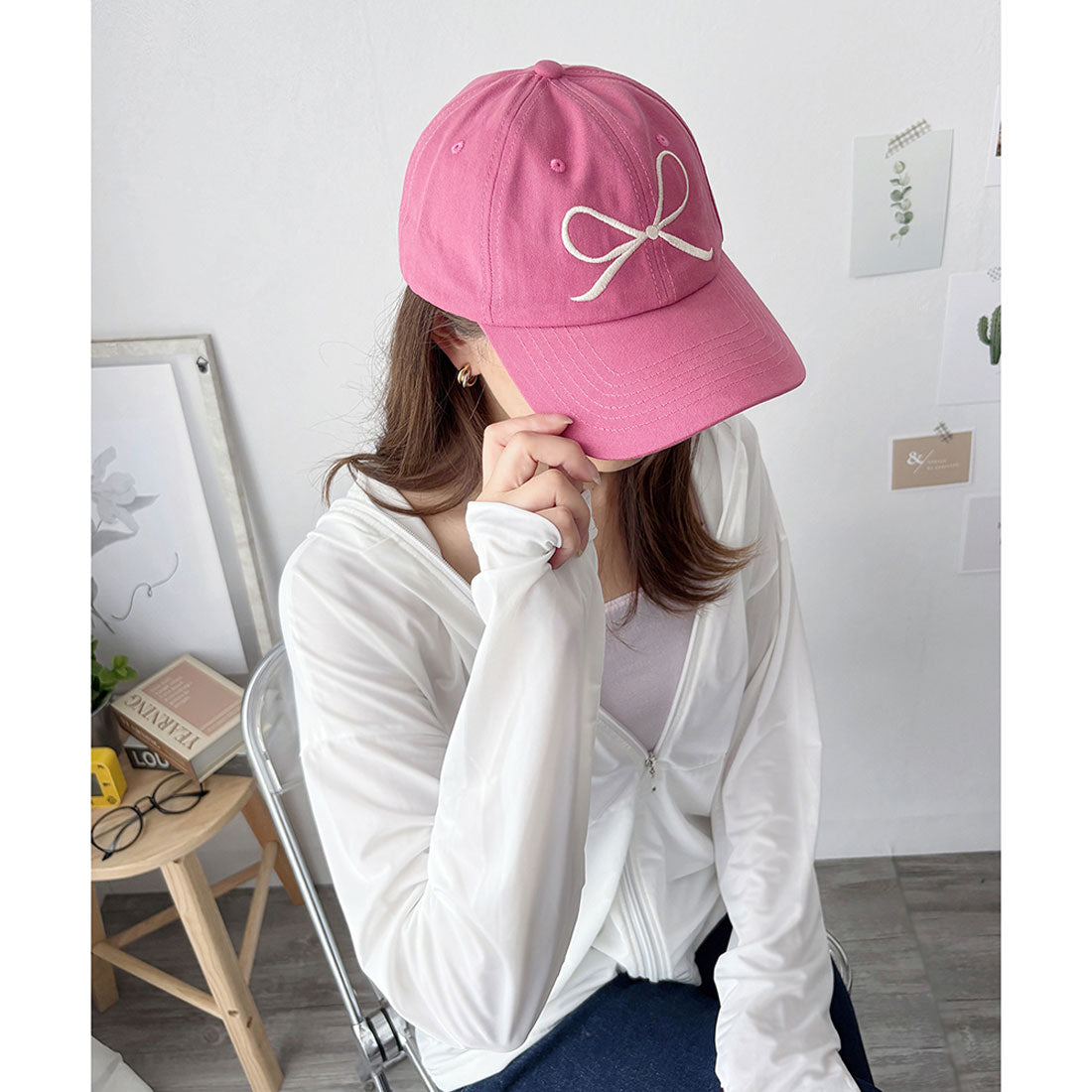 デューリリー Dewlily リボン刺繍キャップ レディース ベースボールキャップ 帽子 韓国ファッション ガーリー 春夏秋冬 日差し避け カジュアル スポーティー ローキャップ （ブラック） ブラック