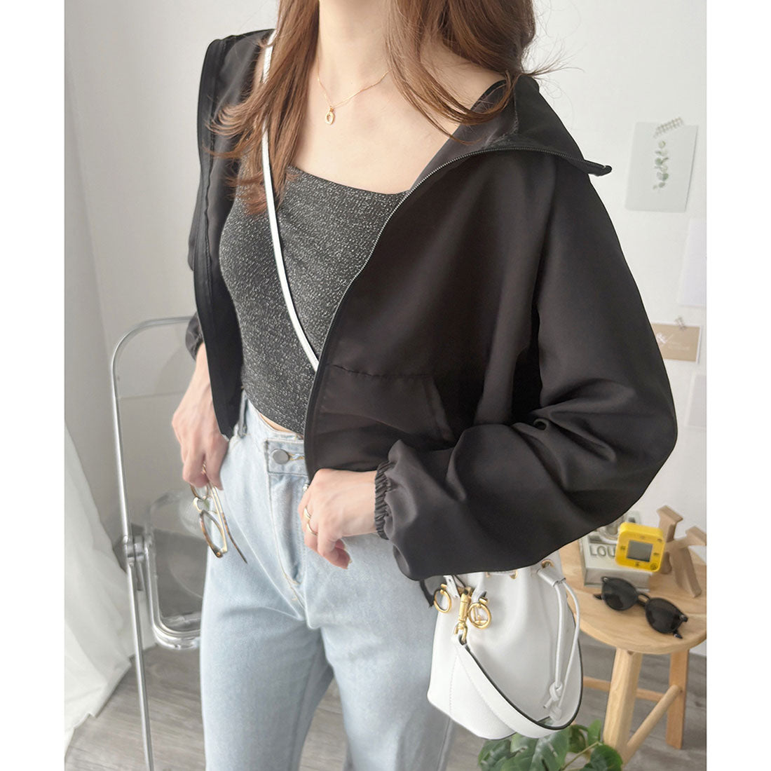 デューリリー Dewlily ショート丈ドロストブルゾン ライトアウター ジャケット ショート丈 韓国 ファッション レディース 春夏秋 着回し カバー 通勤 旅行 おしゃれ （ブラック） ブラック
