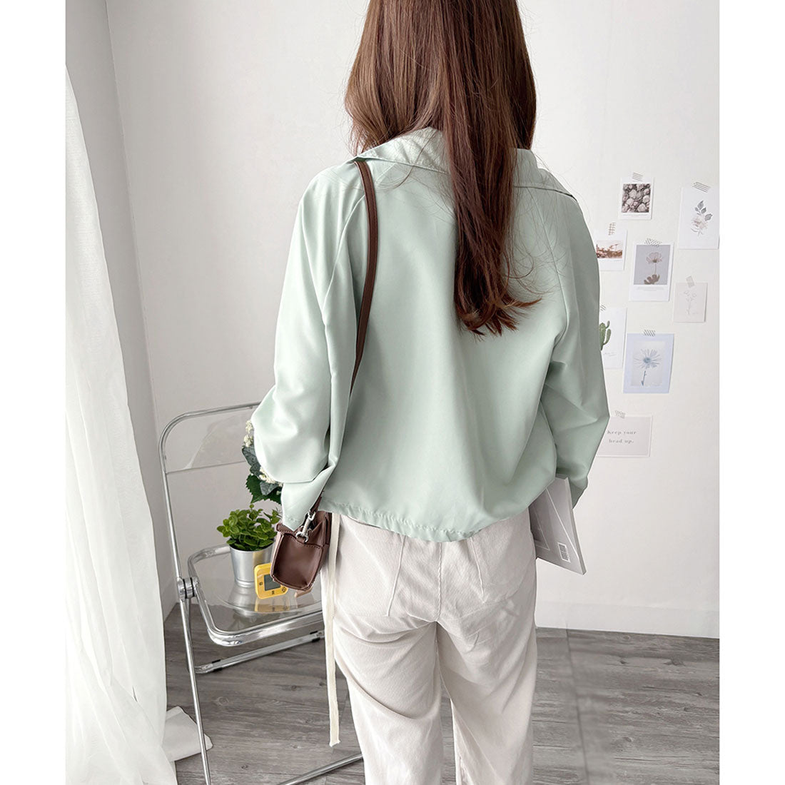 デューリリー Dewlily ショート丈ドロストブルゾン ライトアウター ジャケット ショート丈 韓国 ファッション レディース 春夏秋 着回し カバー 通勤 旅行 おしゃれ （ブラック） ブラック